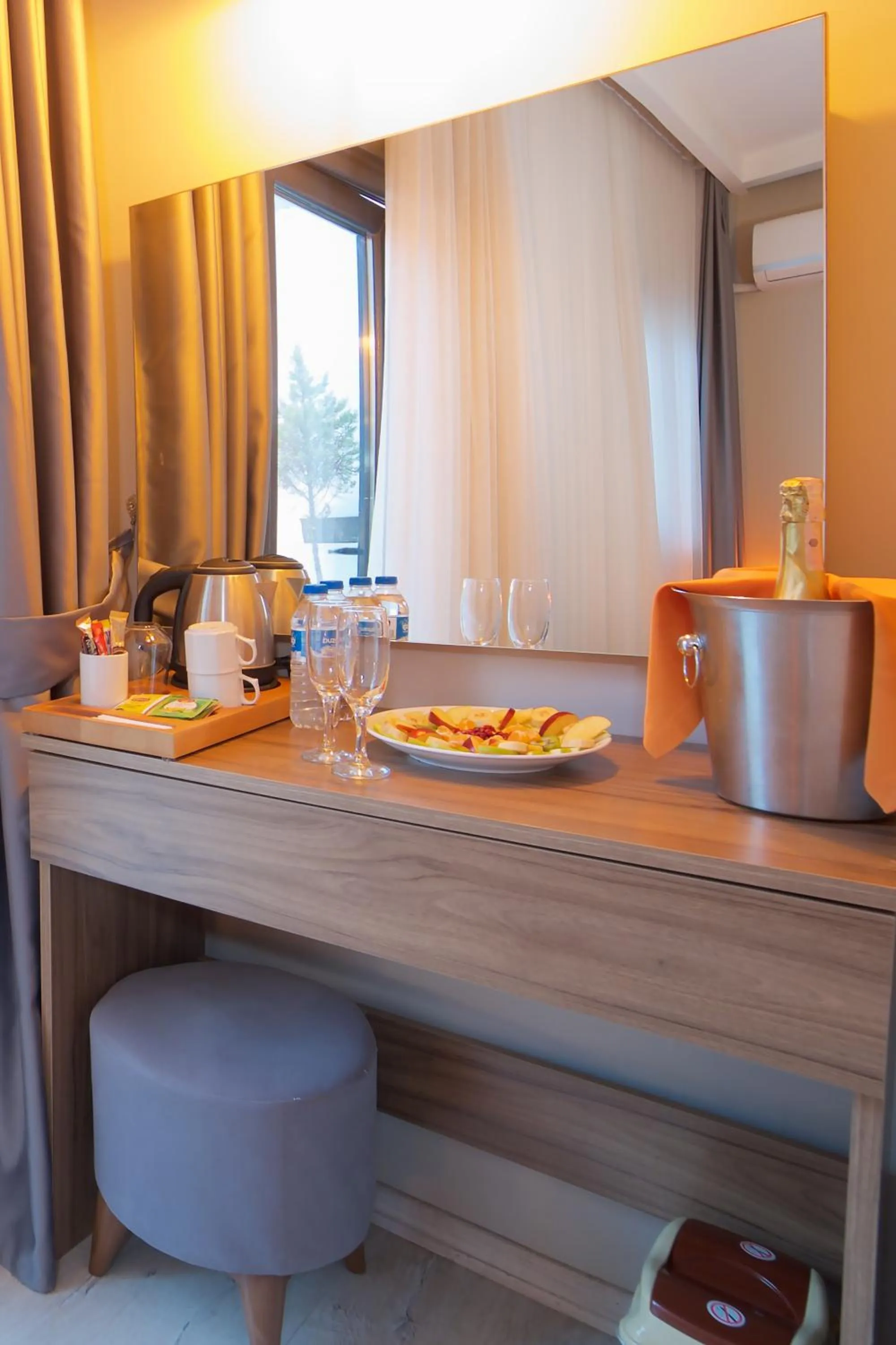 Food and drinks in La Vida Old City Hotel