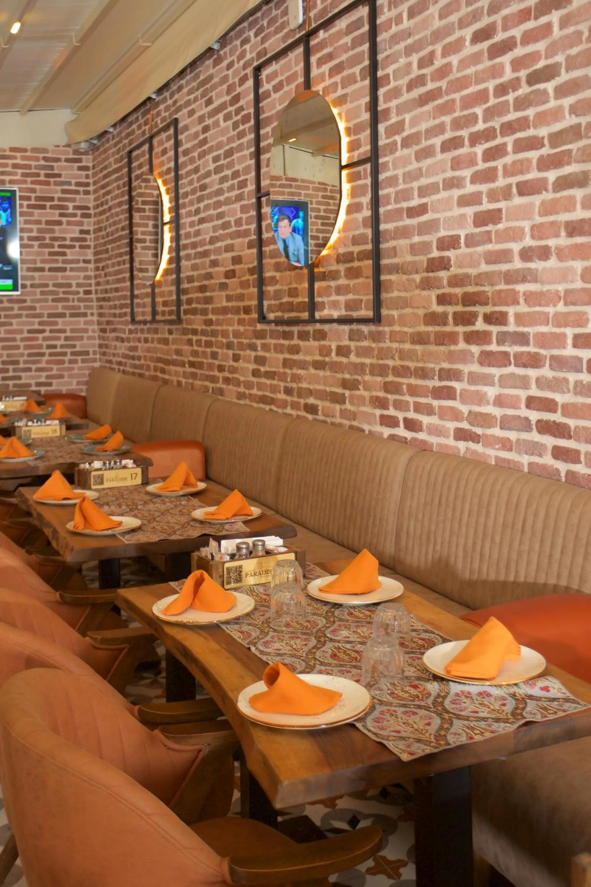 Restaurant/places to eat in La Vida Old City Hotel