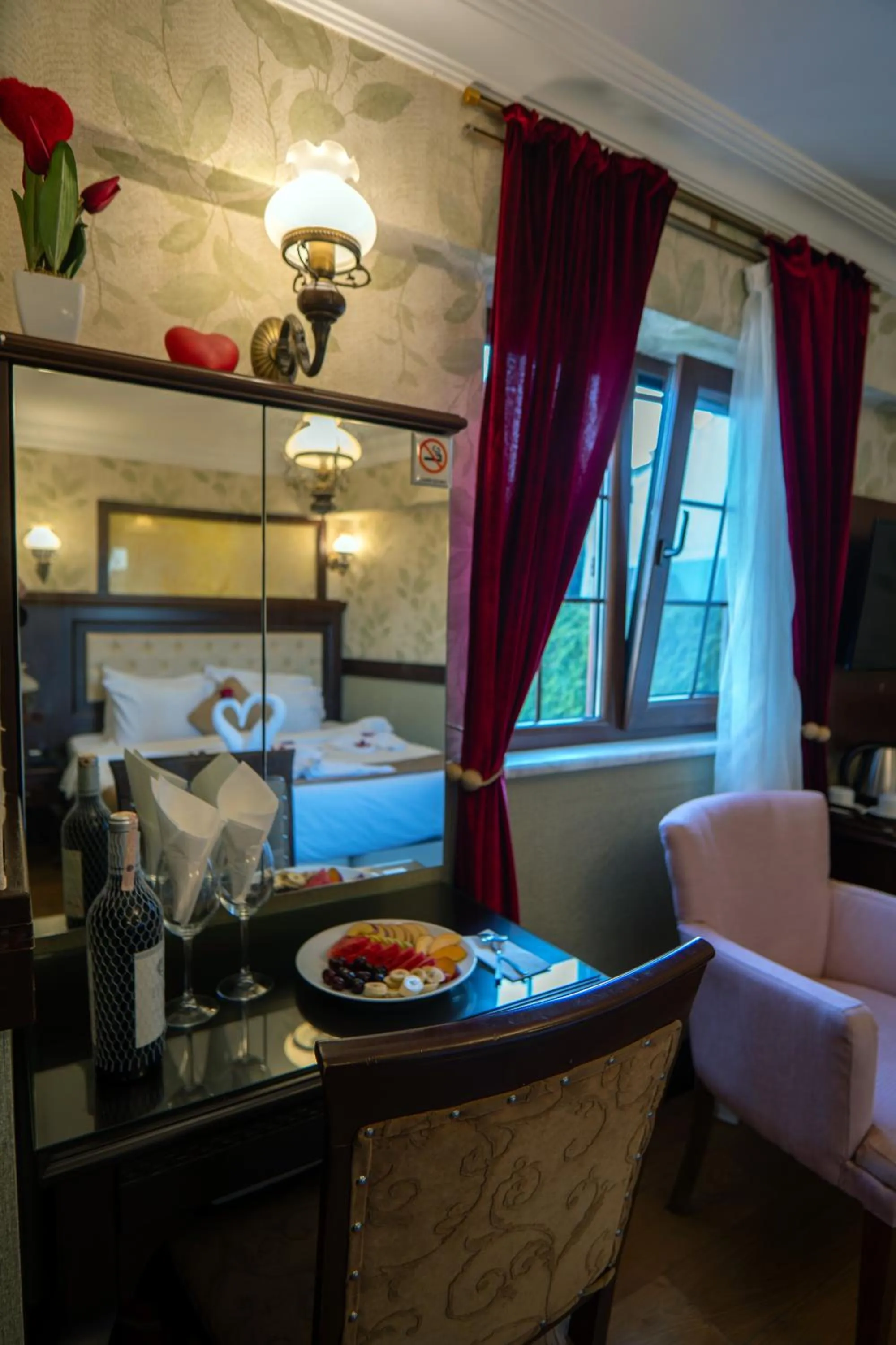 Bed in La Vida Old City Hotel