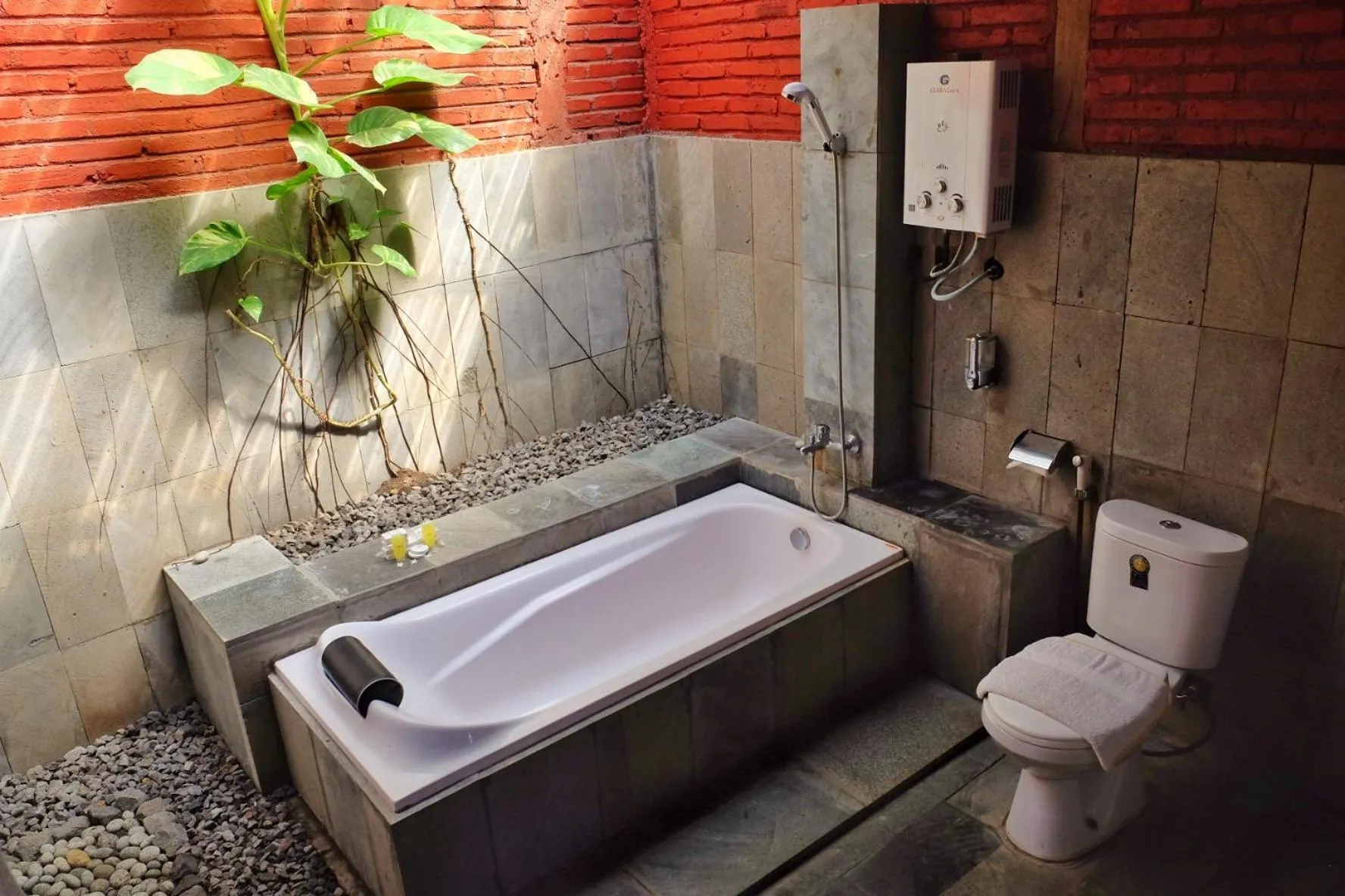 Bathroom in Cempaka Borobudur Guest House