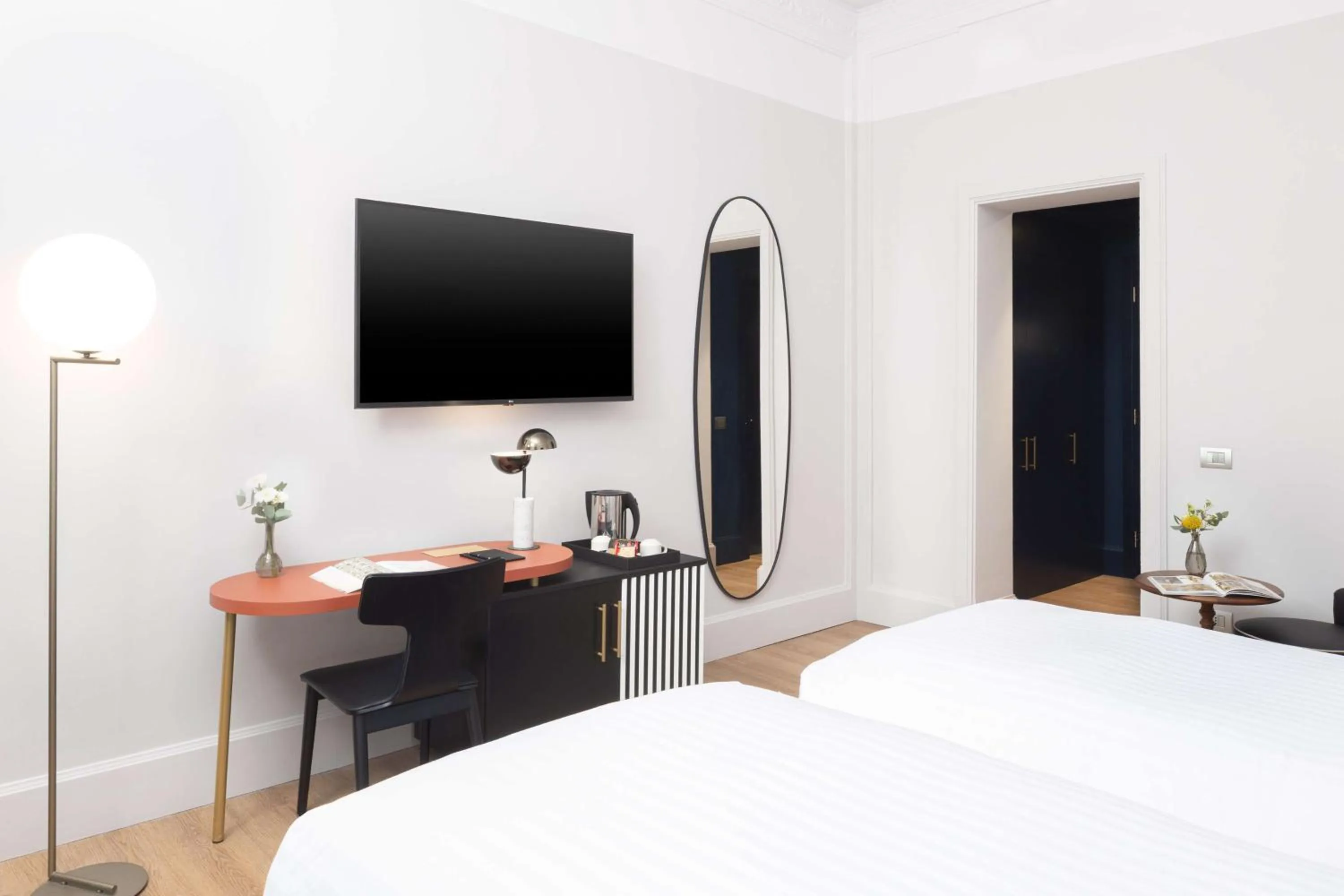 Bedroom, Bed in Anglo American Hotel Florence, Curio Collection By Hilton