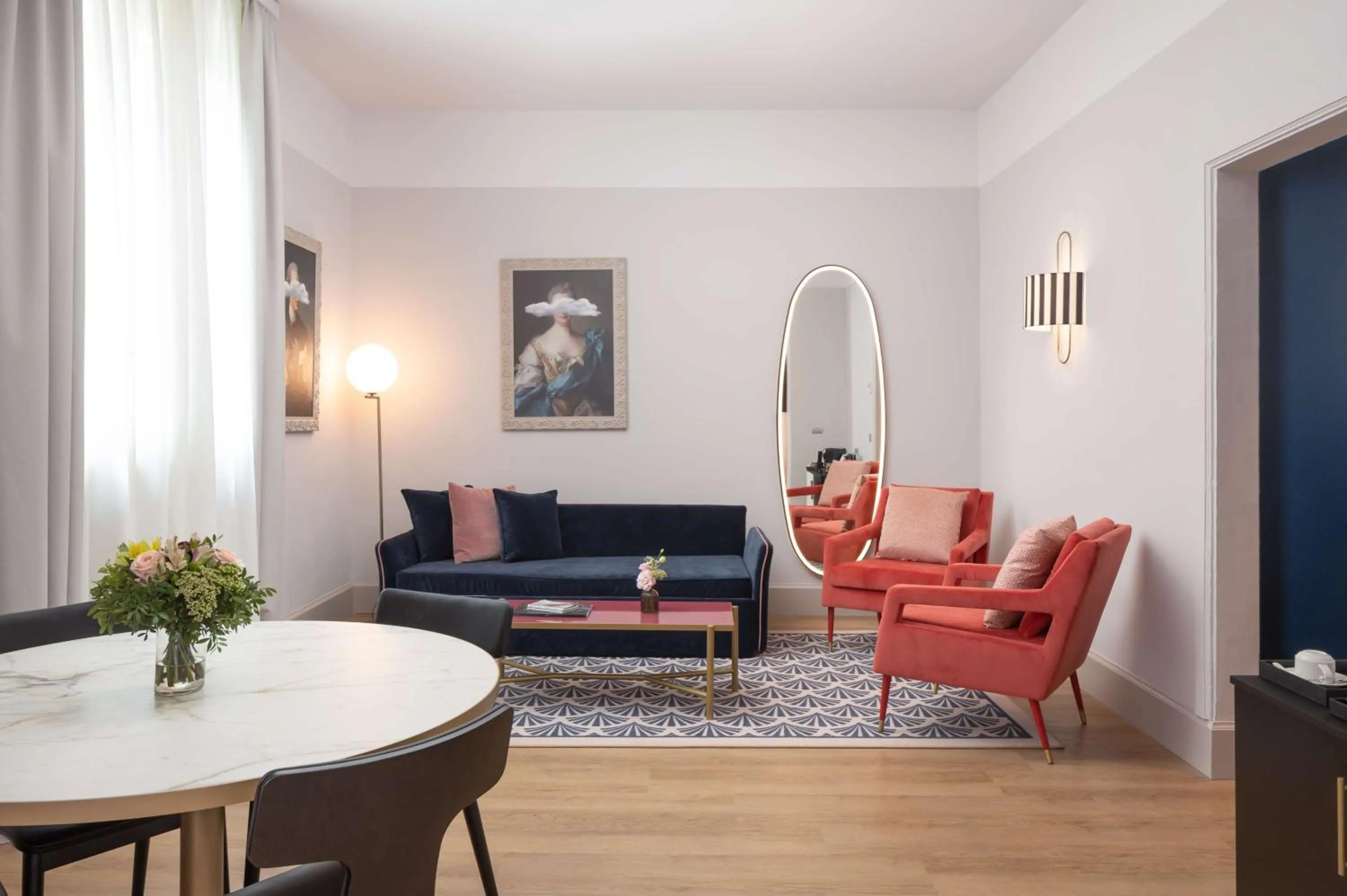 Living room in Anglo American Hotel Florence, Curio Collection By Hilton