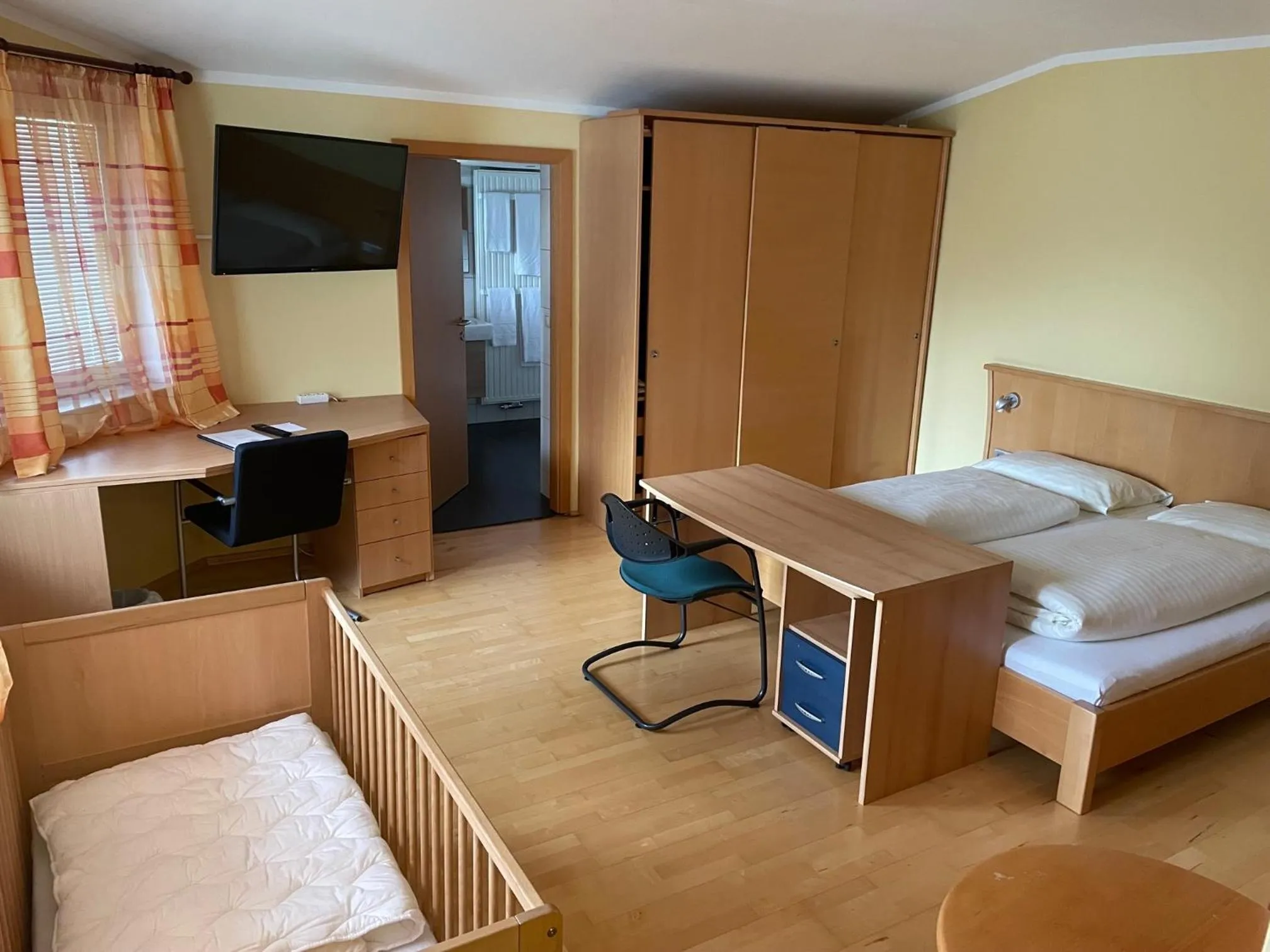 Photo of the whole room, Bed in Gasthof Franzl