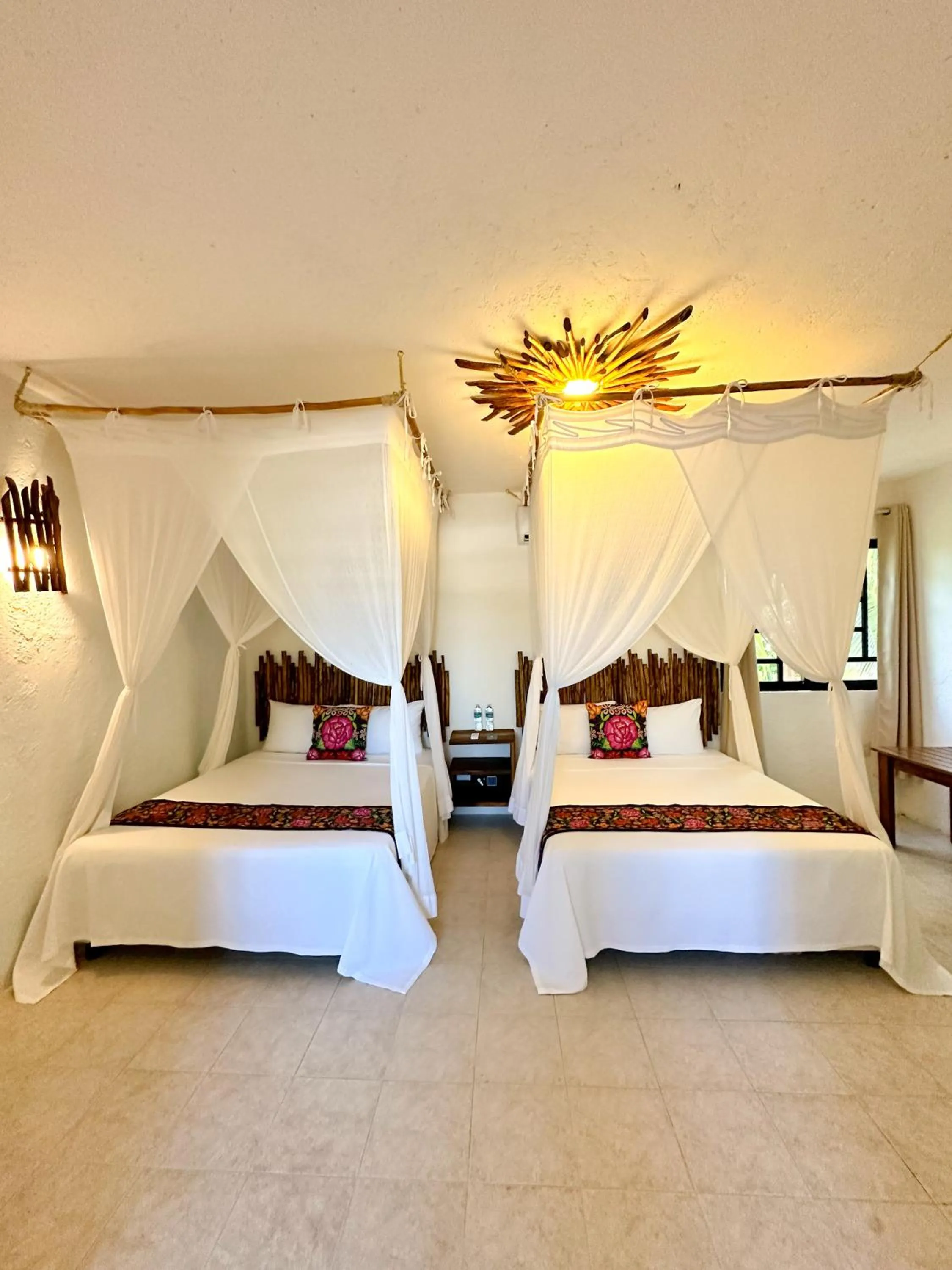 Photo of the whole room, Bed in Alito Tulum Hotel