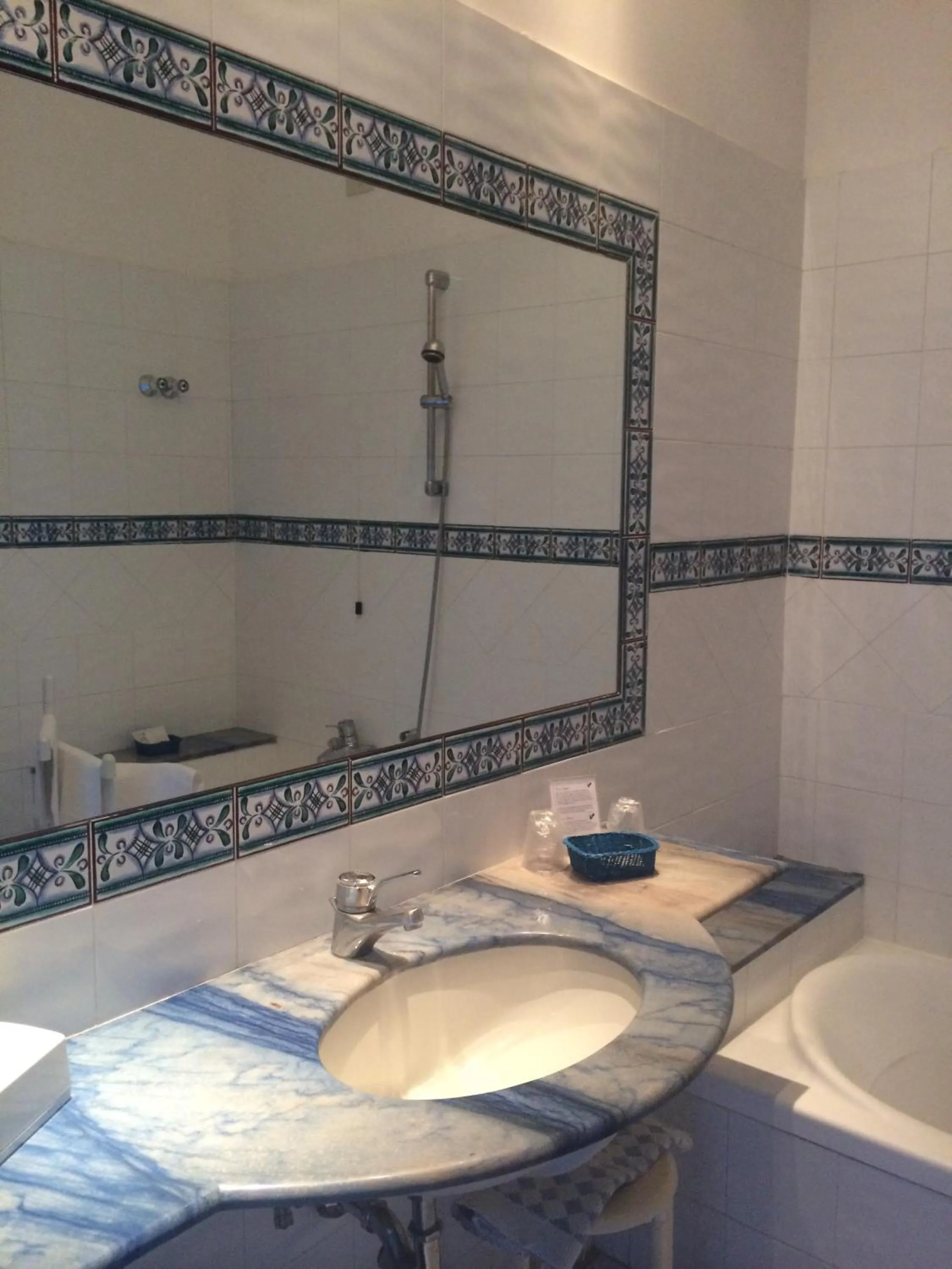 Bathroom in Hotel Holiday