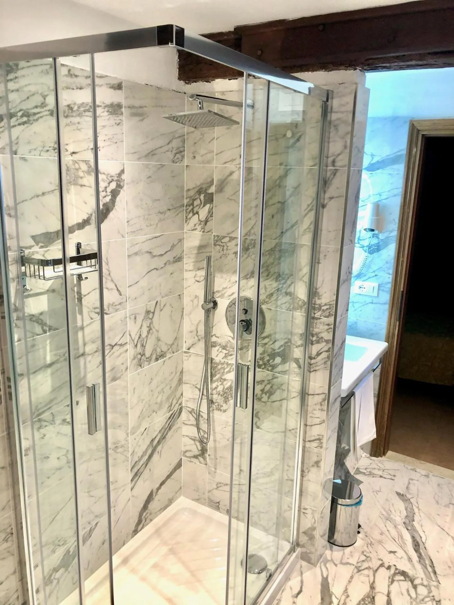 Bathroom in Hotel Ariel Silva