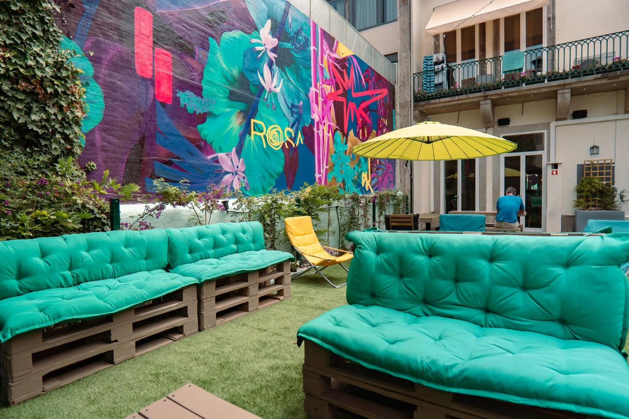 Patio in Rosalma Hostel