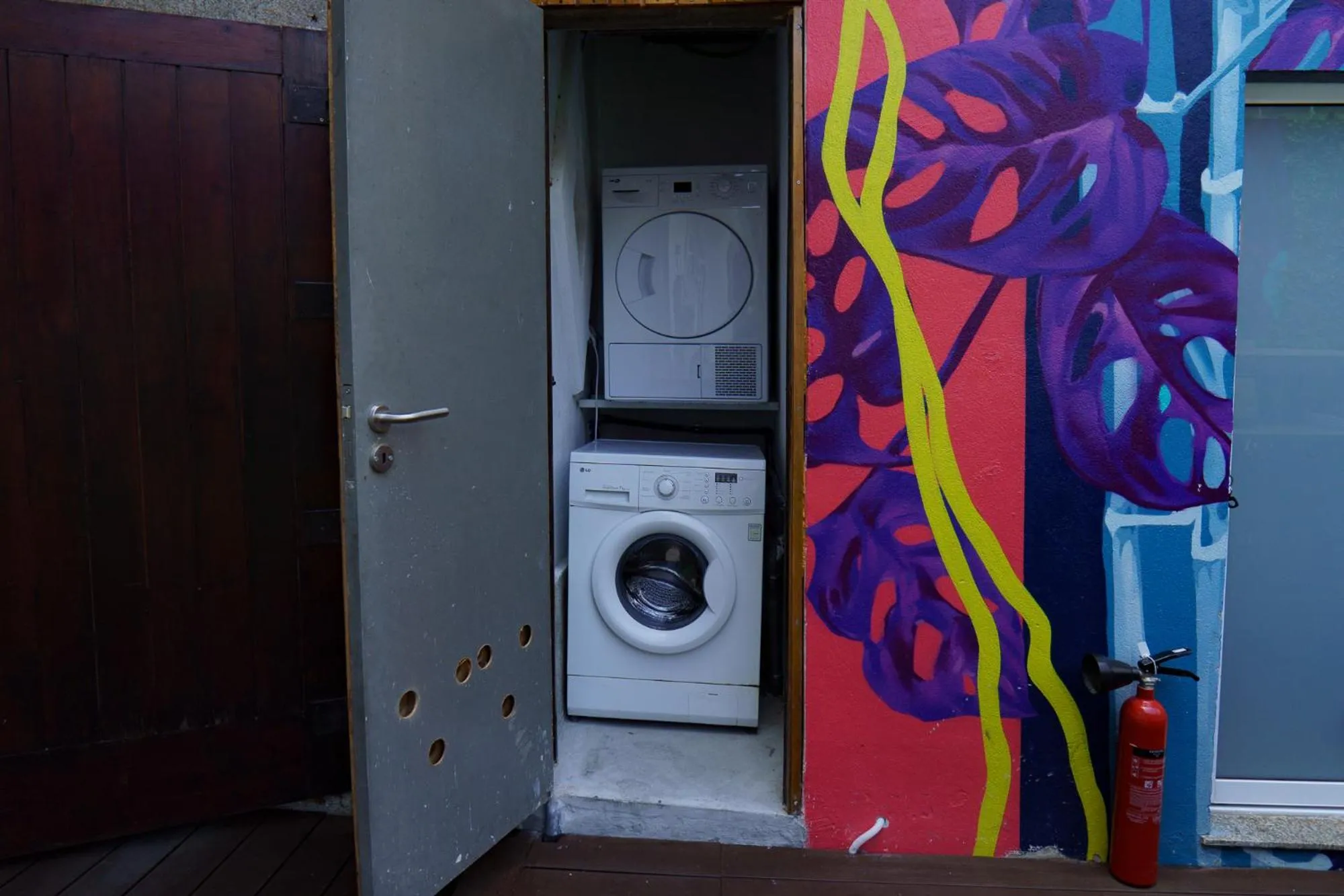 washing machine in Rosalma Hostel