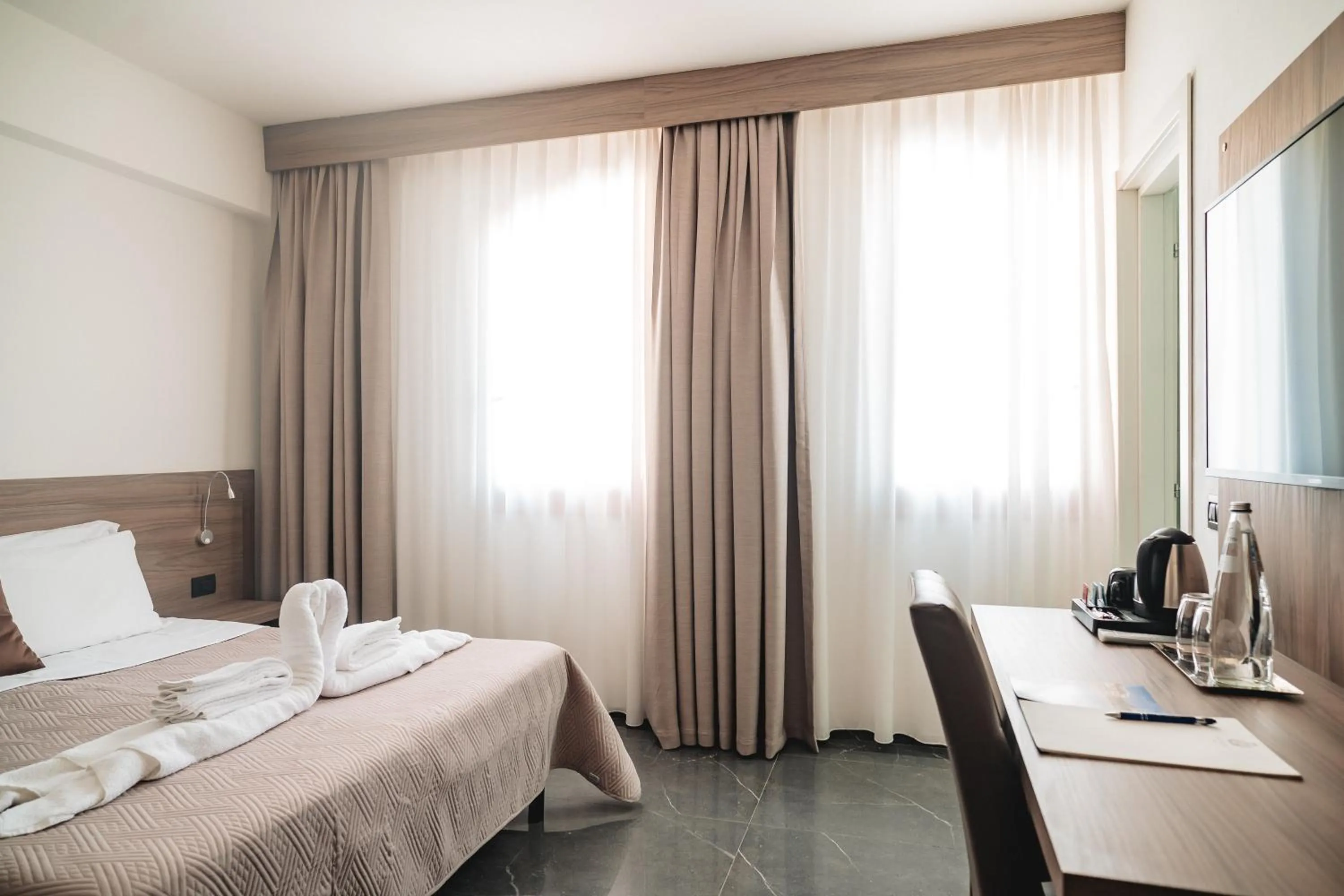 Bedroom, Bed in Hotel Carignano