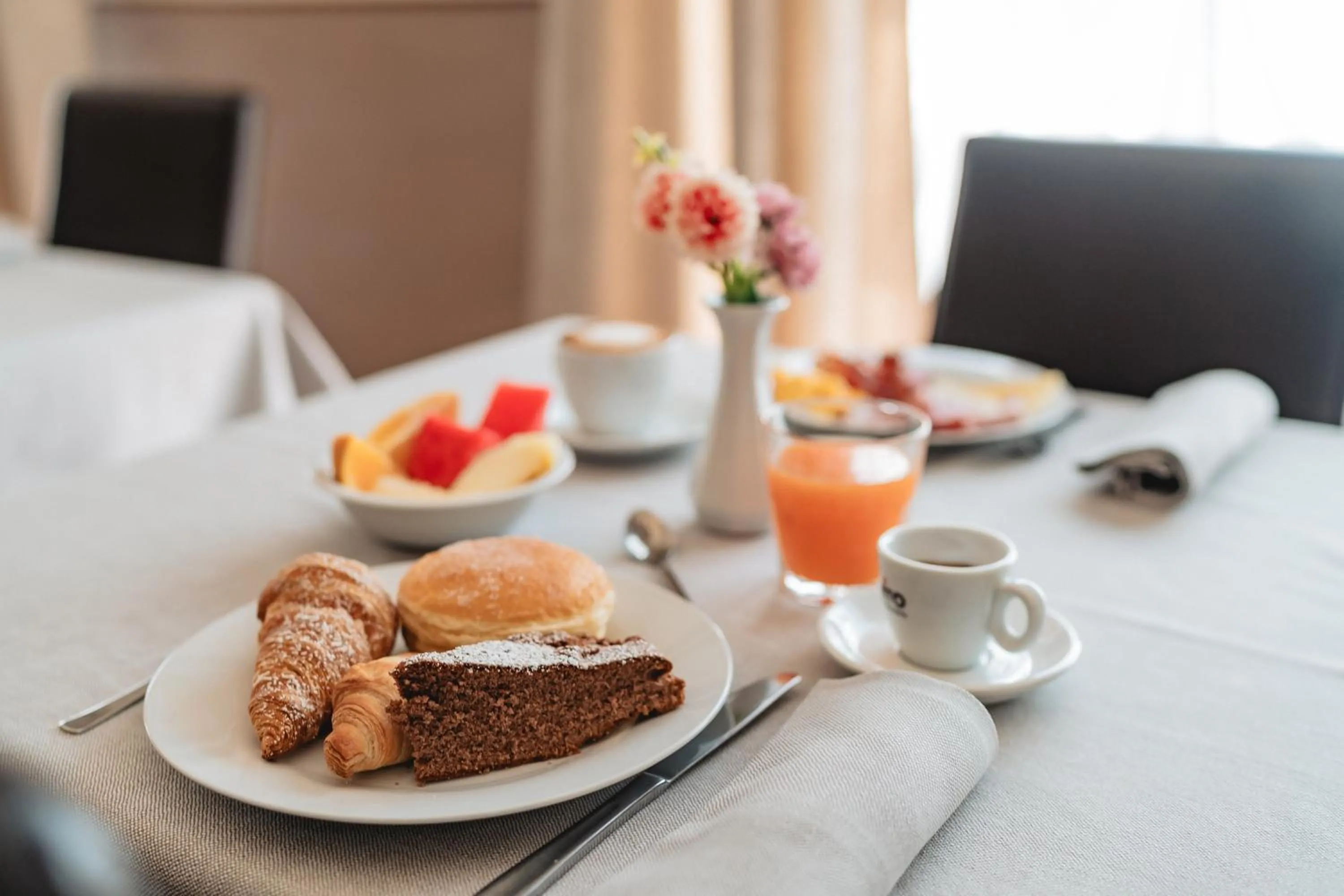 Breakfast in Hotel Carignano