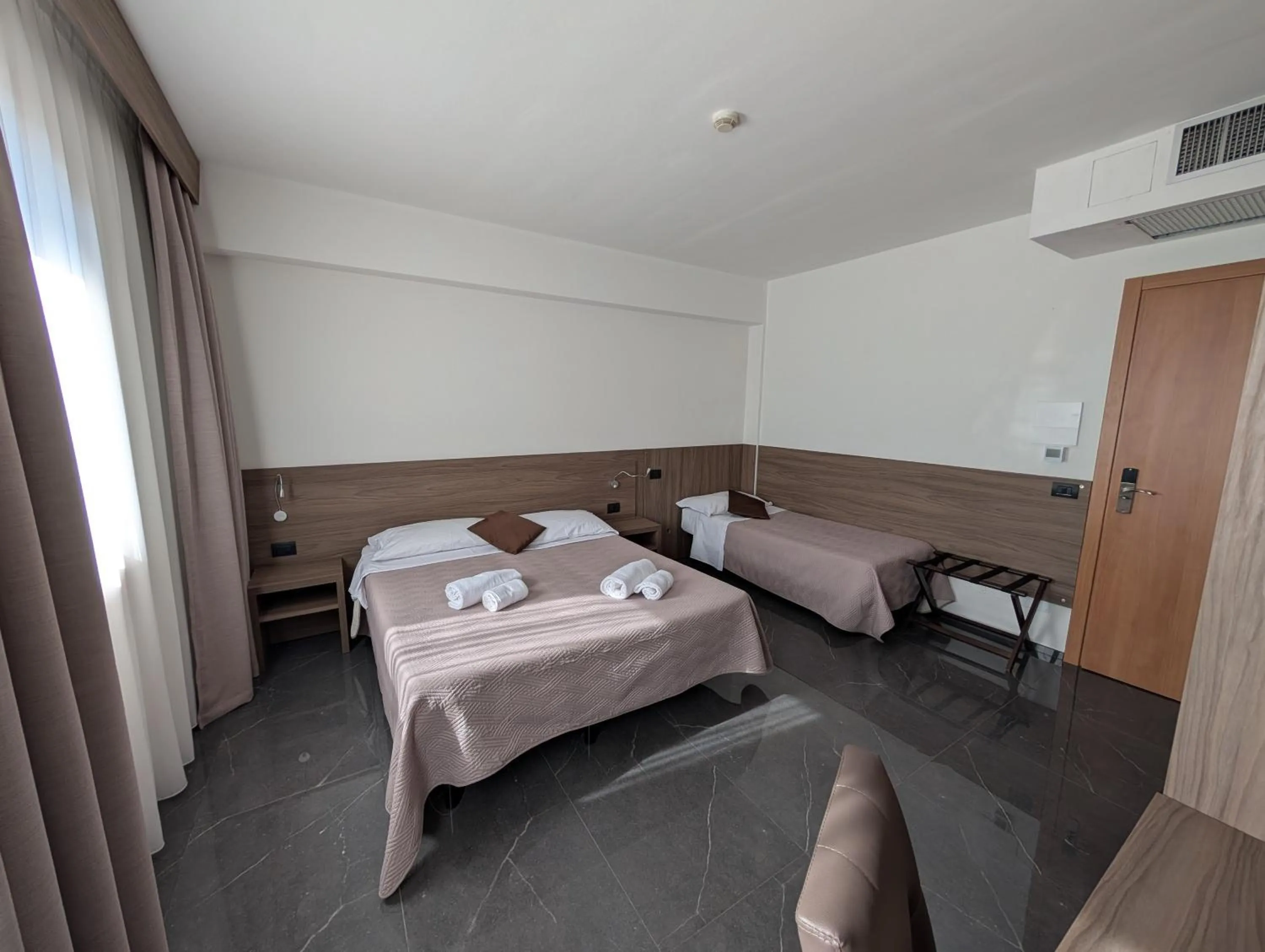 Bedroom, Bed in Hotel Carignano