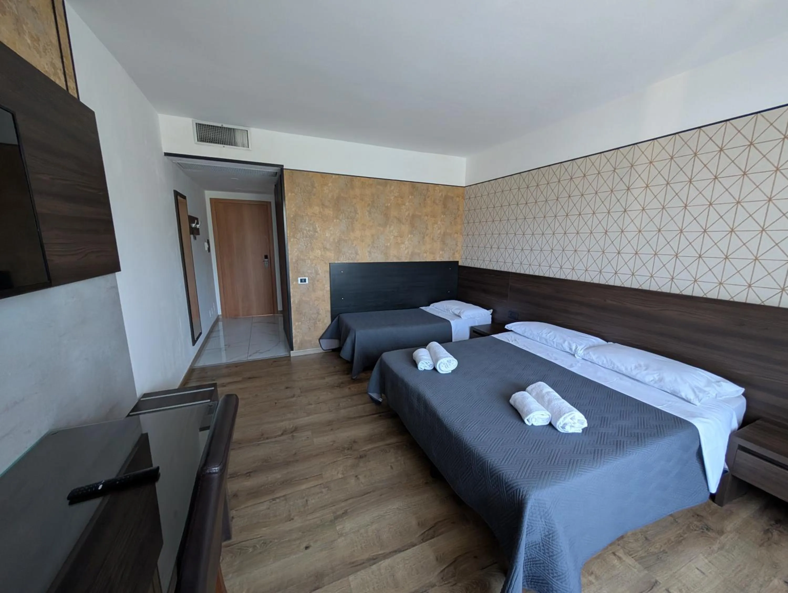 Bedroom, Bed in Hotel Carignano