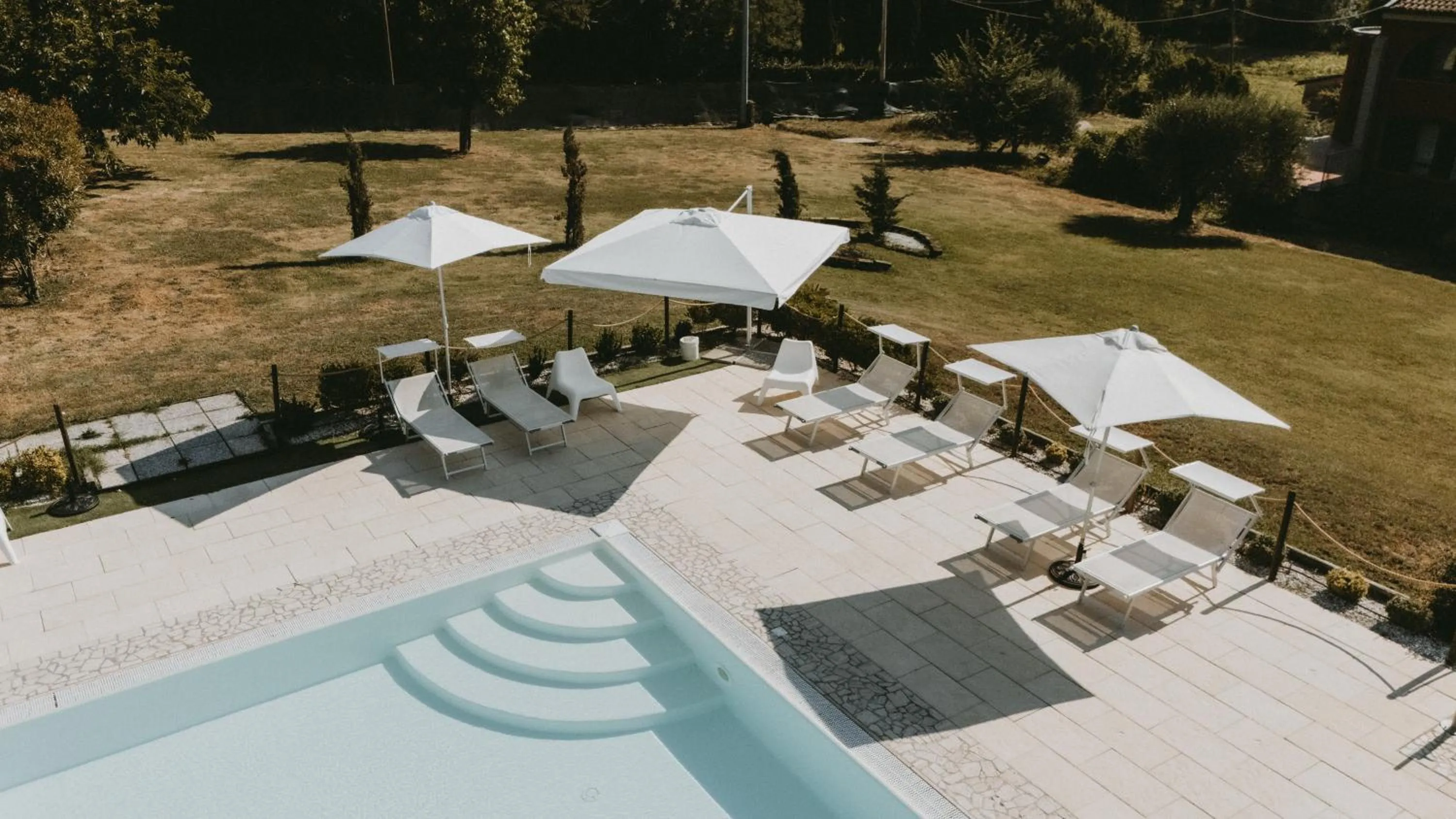 Swimming pool in Hotel Carignano