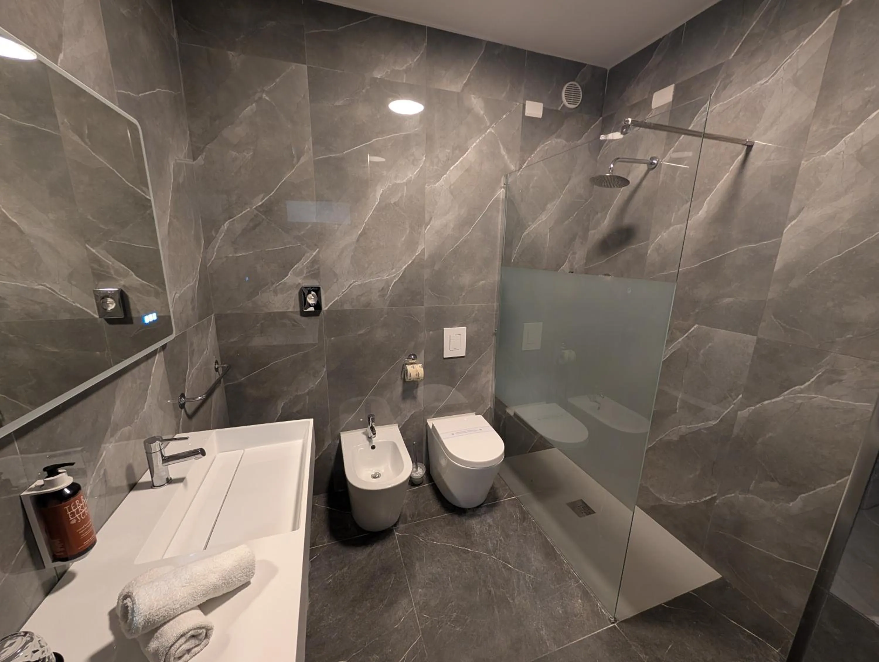 Bathroom in Hotel Carignano