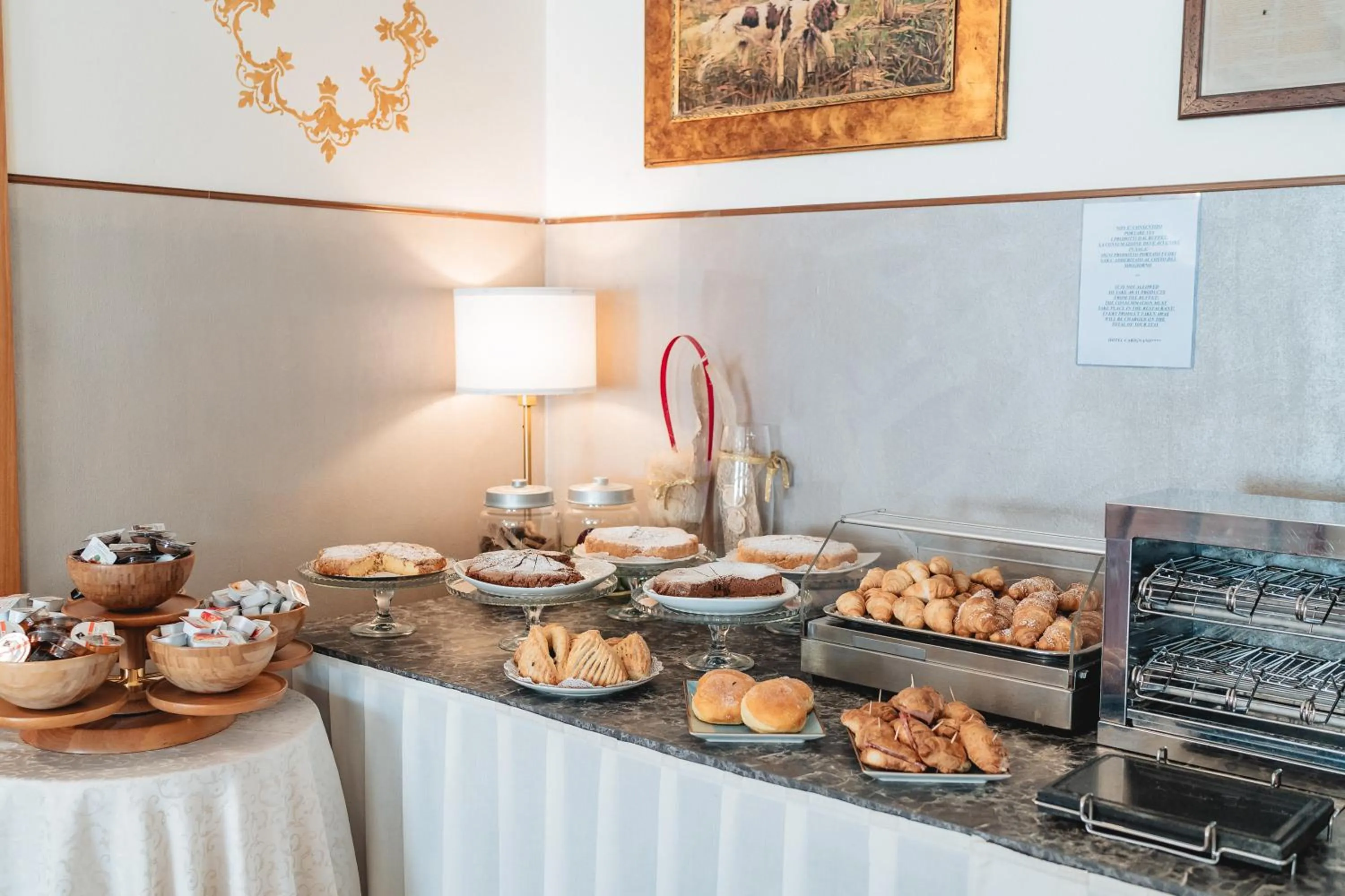 Breakfast in Hotel Carignano