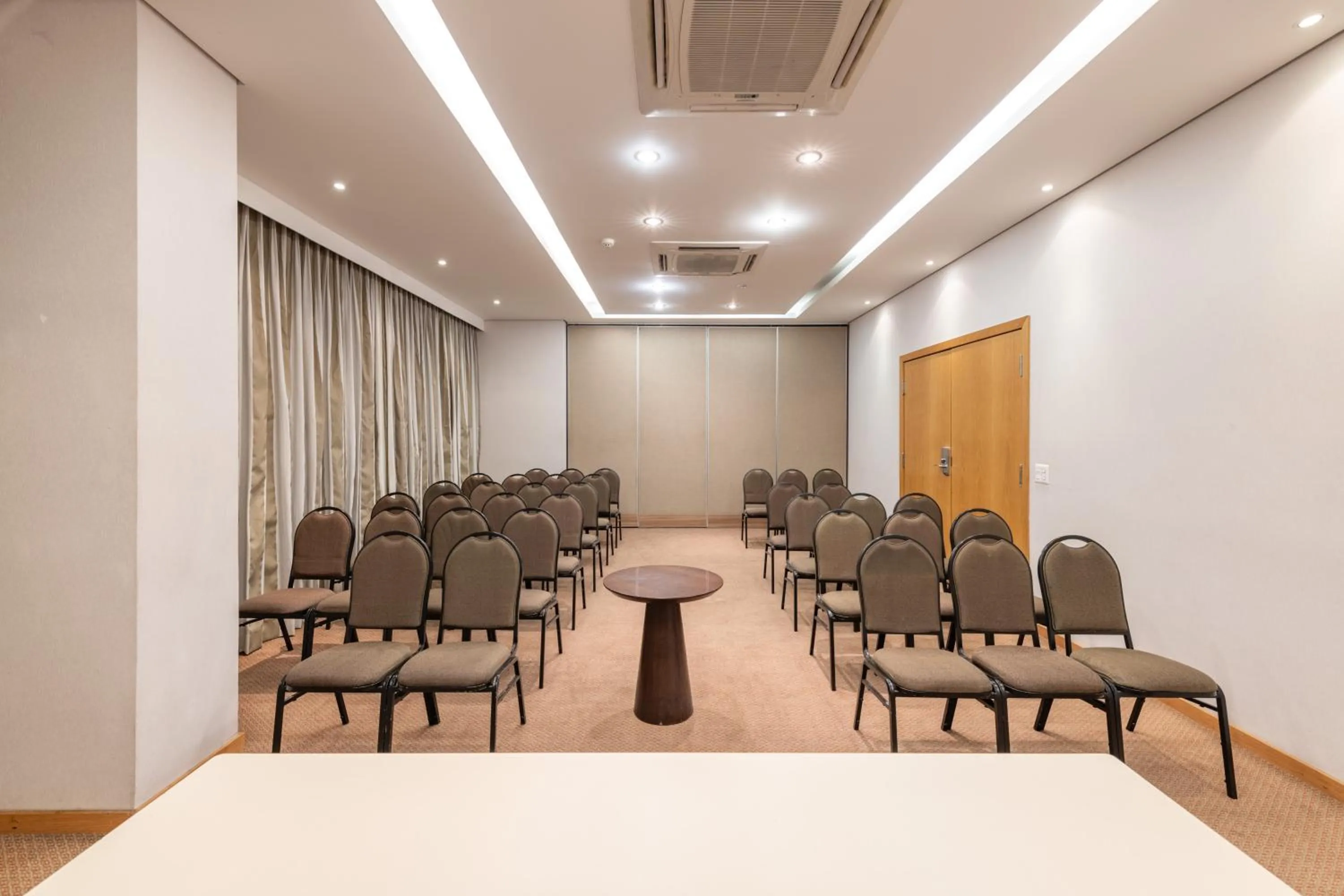 Meeting/conference room in DELPLAZA Marabá São Paulo