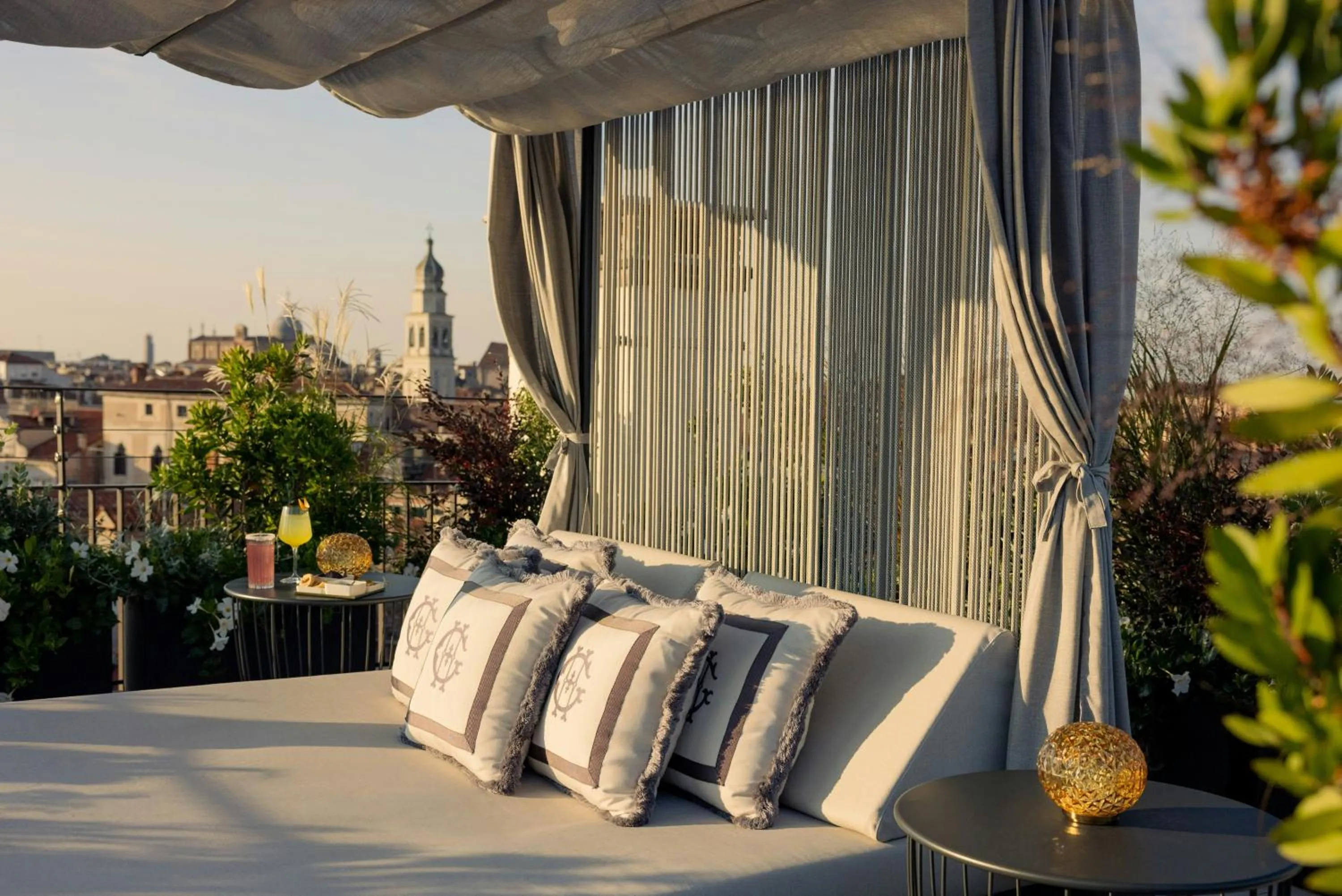 Photo of the whole room in Hotel Gabrielli Venezia - Starhotels Collezione