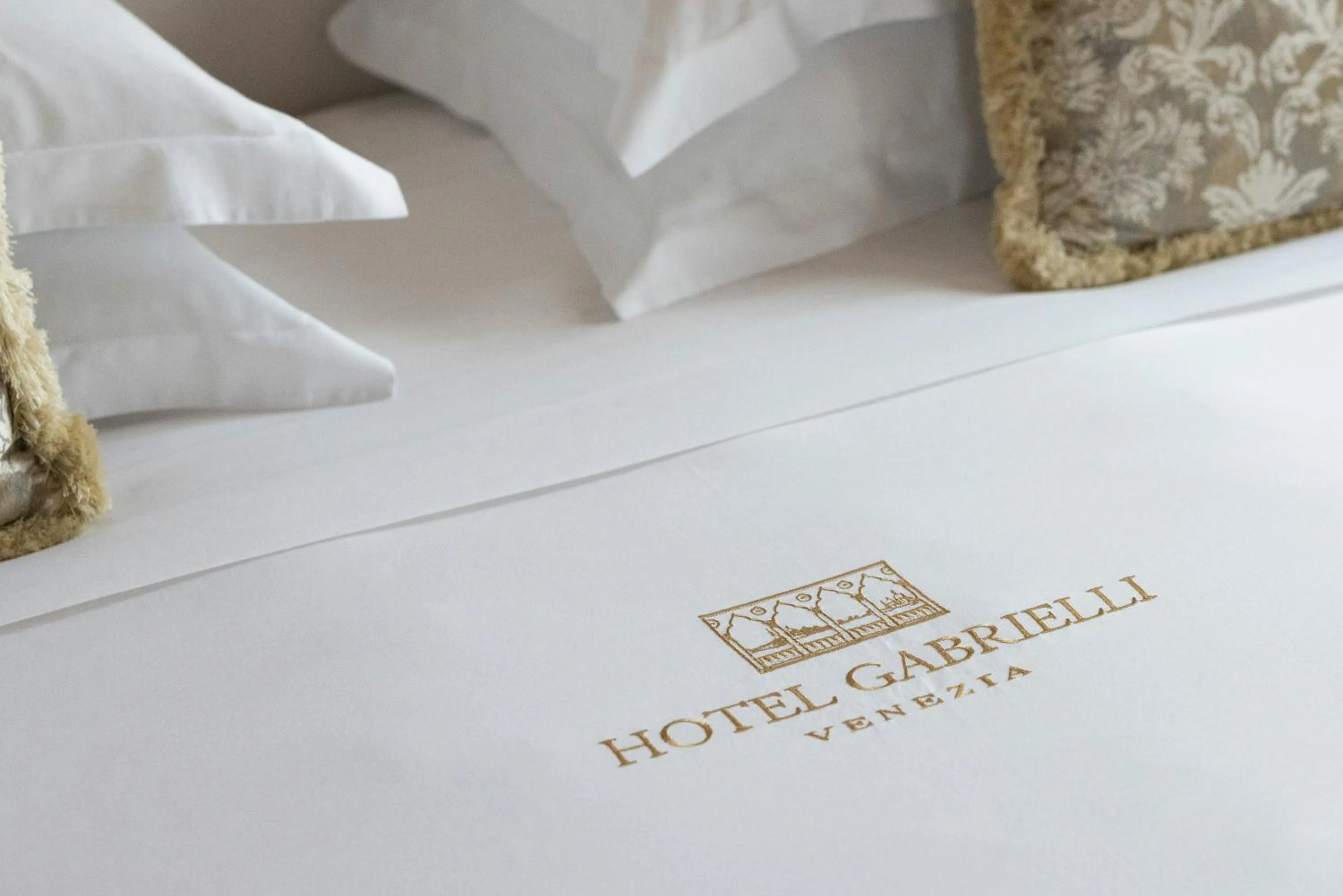 Photo of the whole room, Bed in Hotel Gabrielli Venezia - Starhotels Collezione