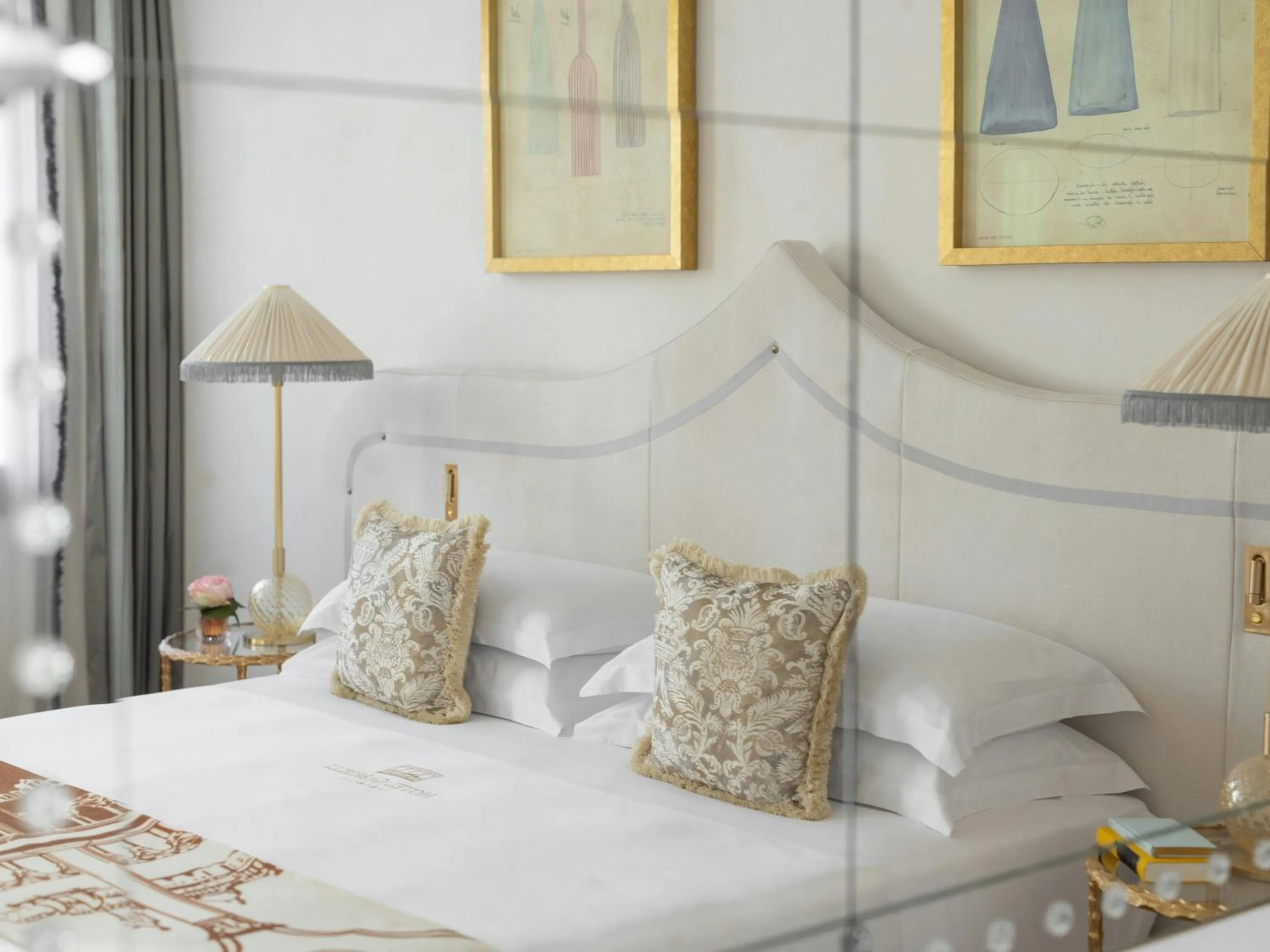 Decorative detail, Bed in Hotel Gabrielli Venezia - Starhotels Collezione