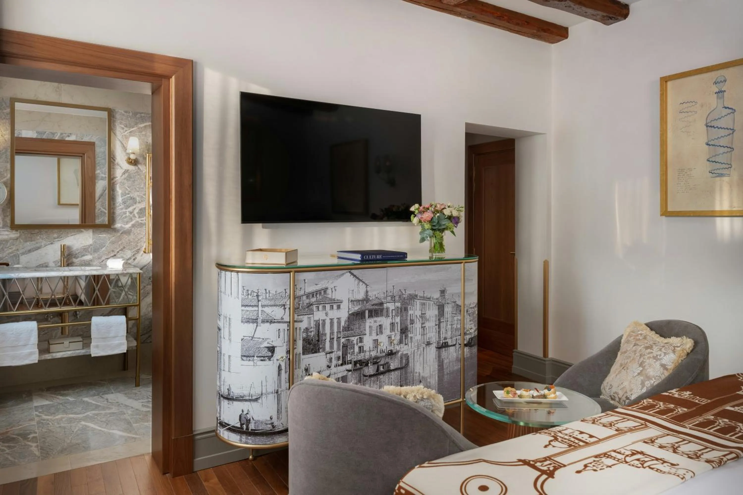 Photo of the whole room, Bed in Hotel Gabrielli Venezia - Starhotels Collezione