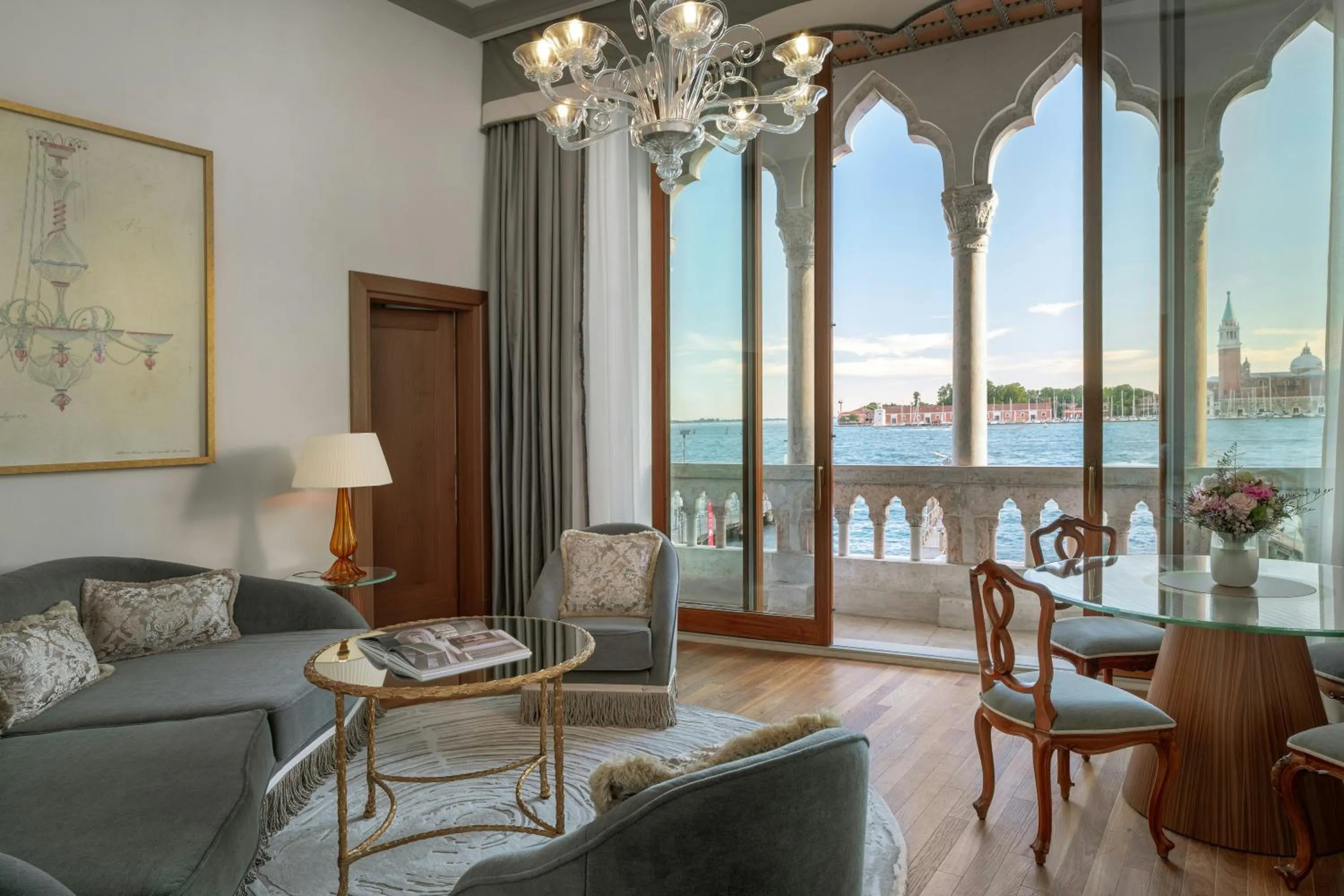Photo of the whole room in Hotel Gabrielli Venezia - Starhotels Collezione