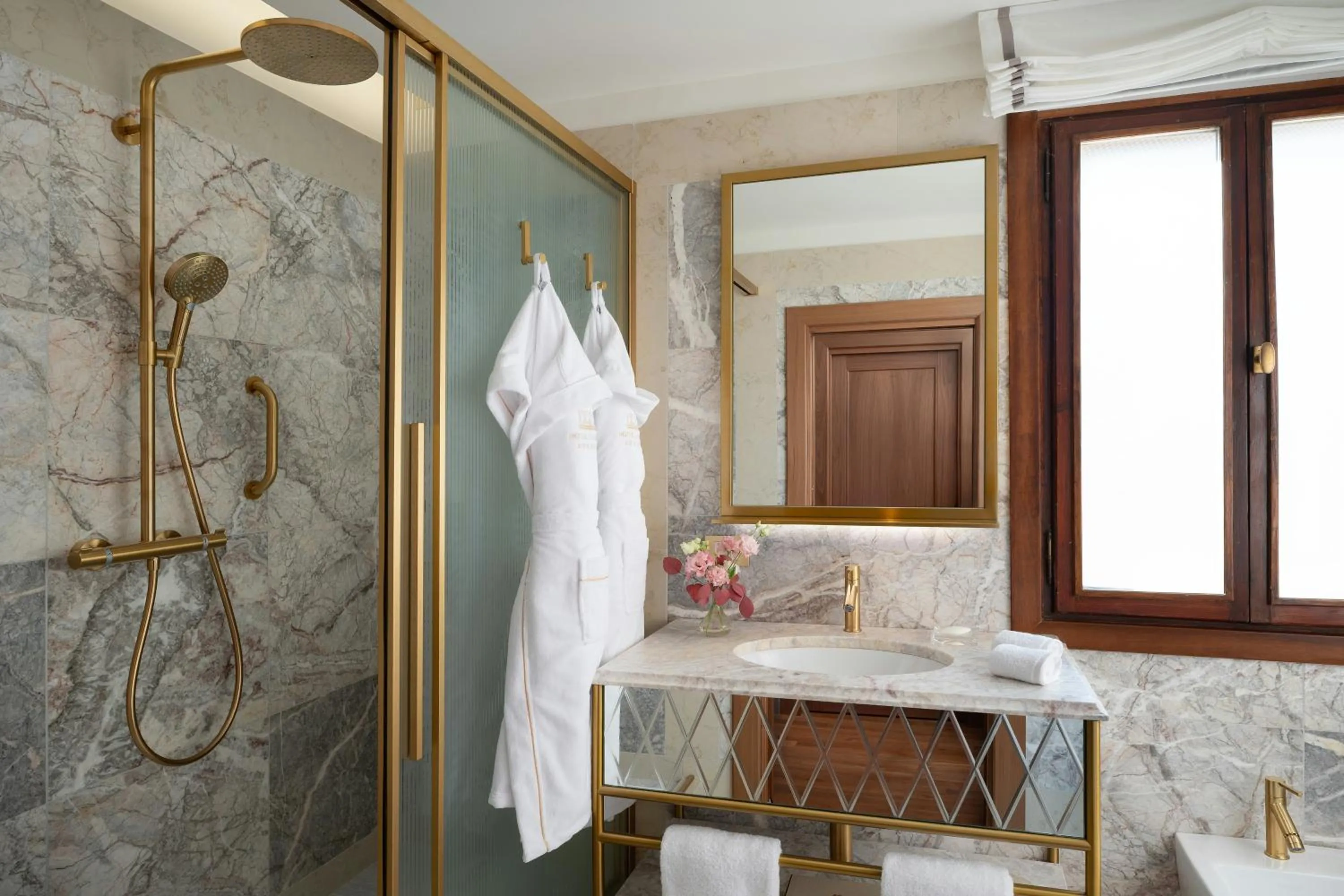 Bathroom in Hotel Gabrielli Venezia - Starhotels Collezione