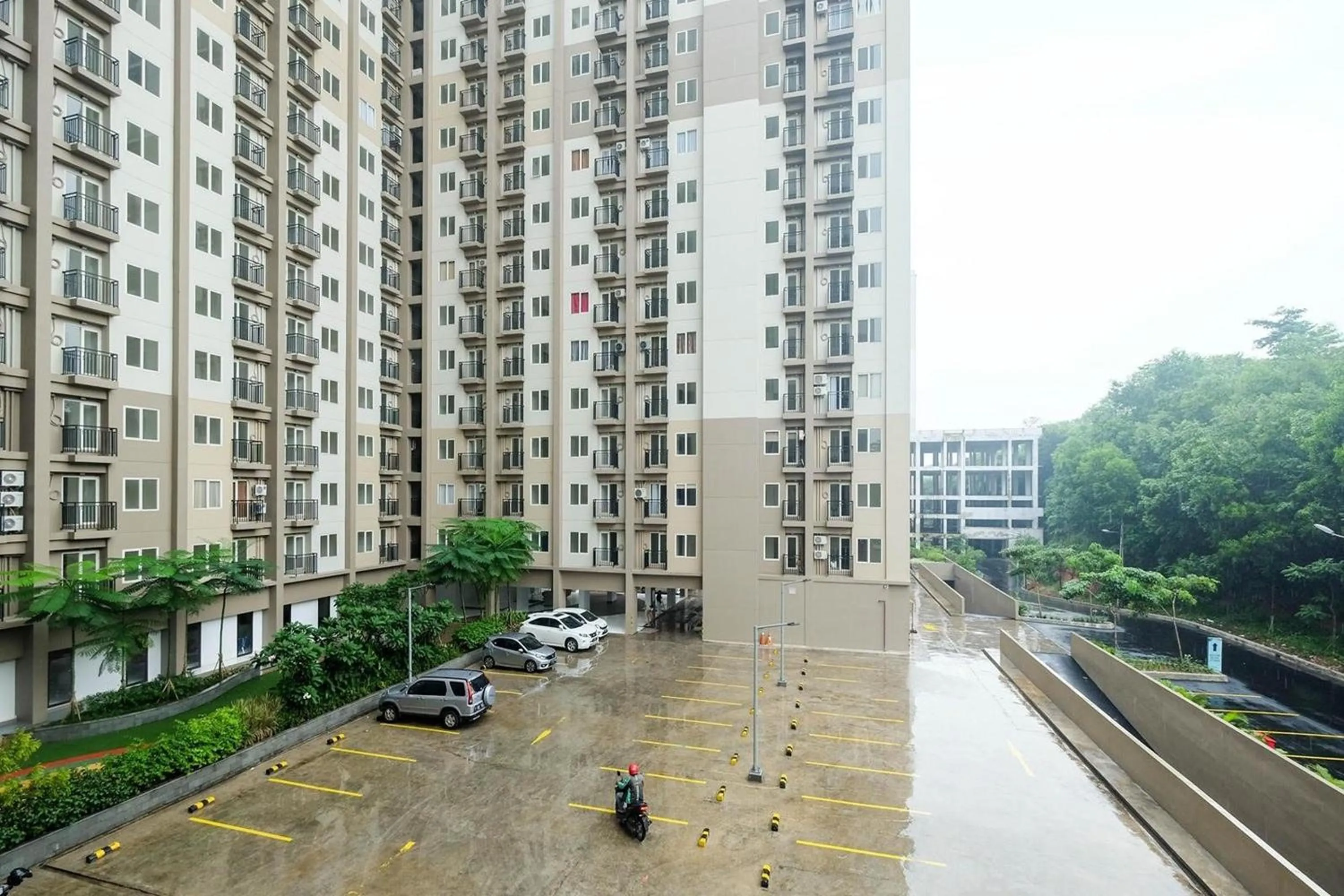 Property building in Room Rendi Podomoro Golf View