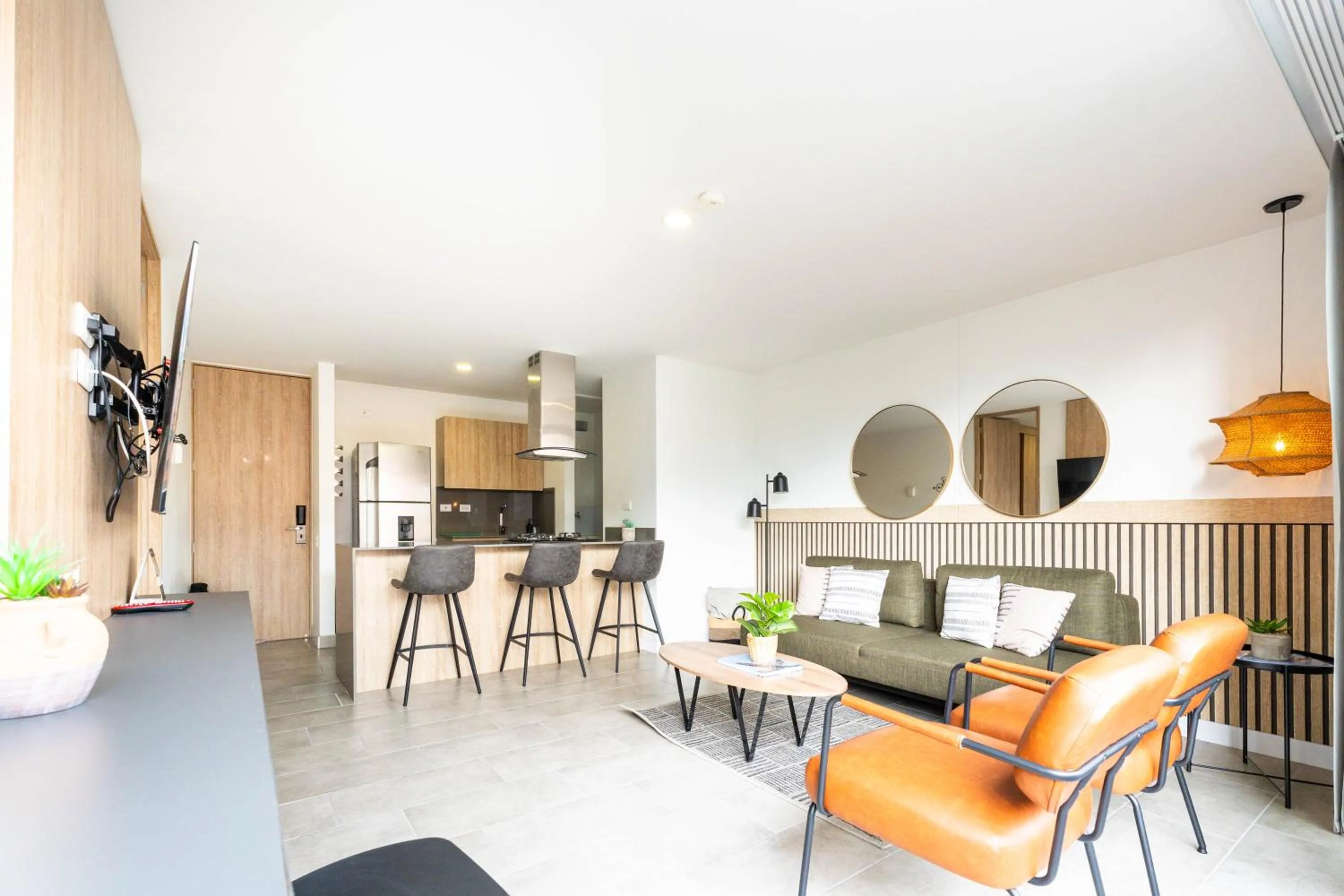 Living room in Apartamentos Go Living & Suites by HOUSY HOST