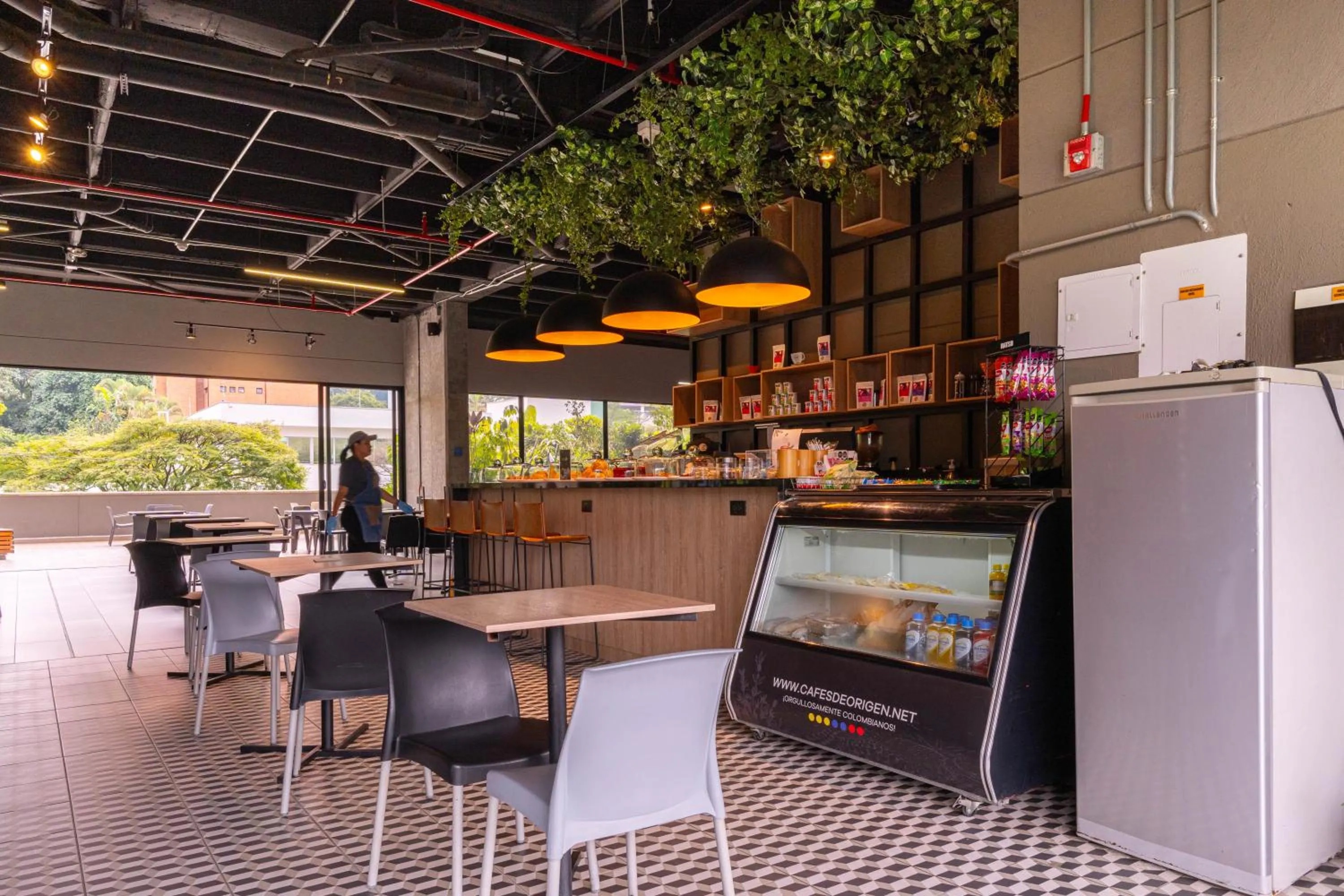 Restaurant/places to eat in Apartamentos Go Living & Suites by HOUSY HOST