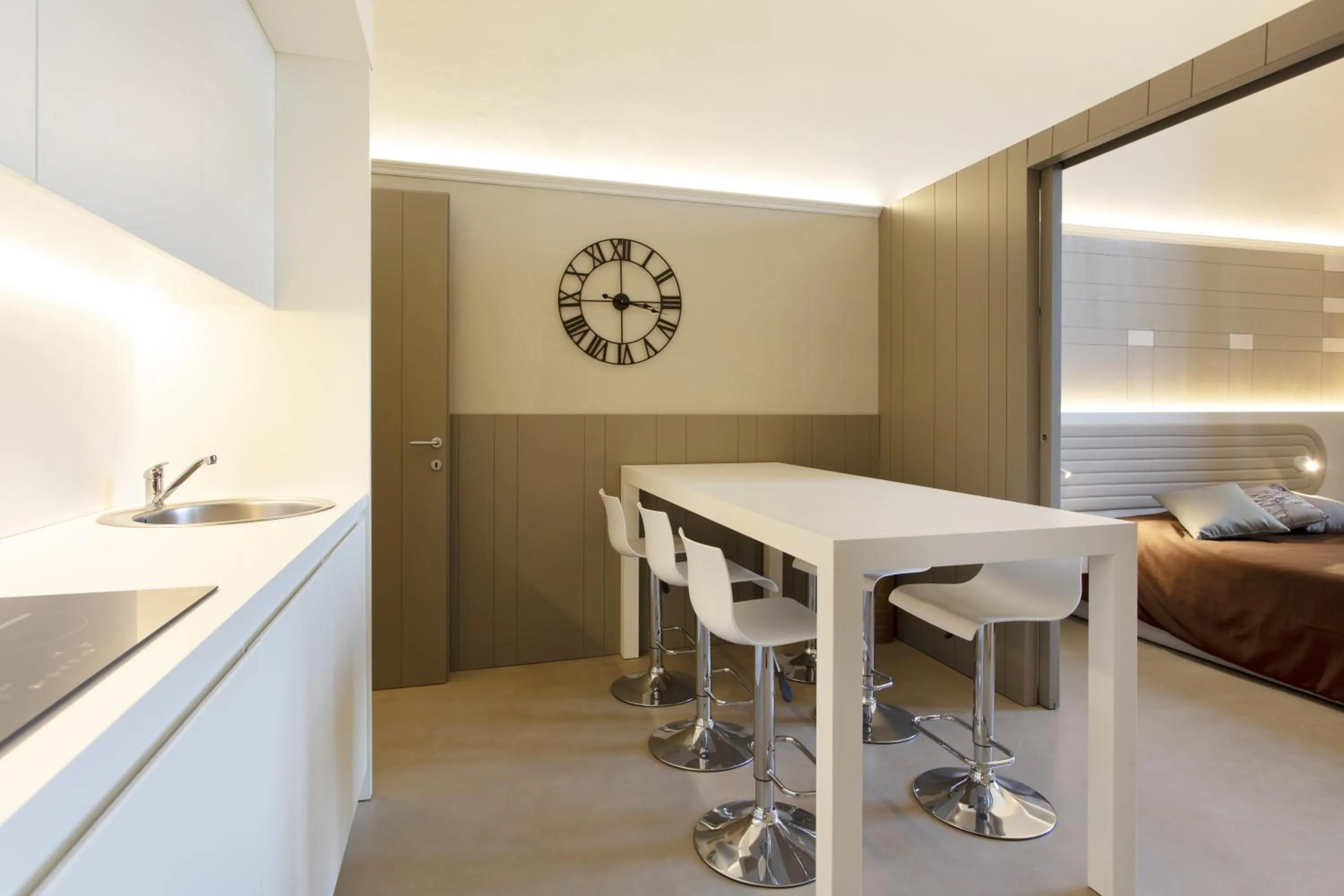 Dining area in Palazzo dei Ciompi Suites