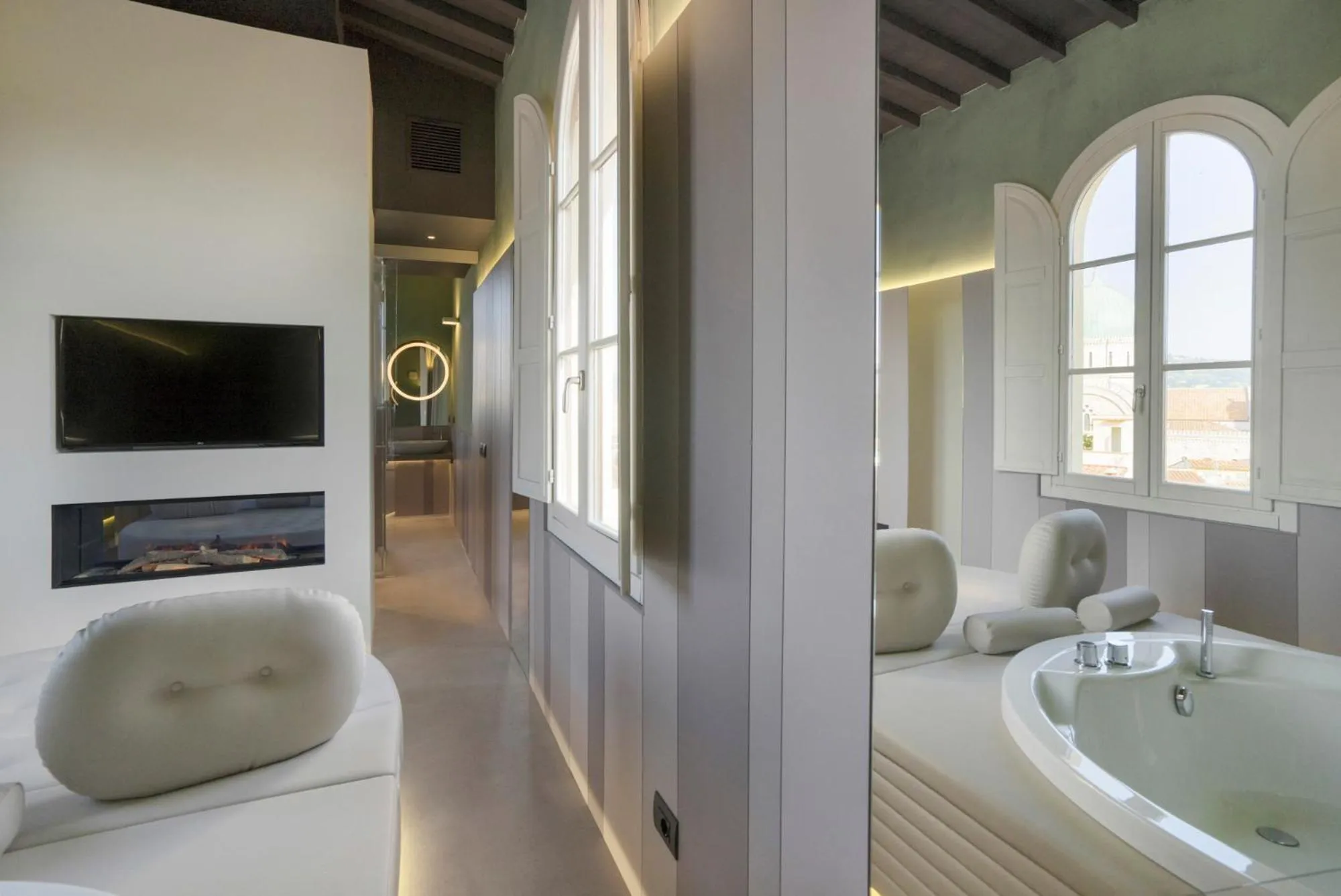 Photo of the whole room in Palazzo dei Ciompi Suites