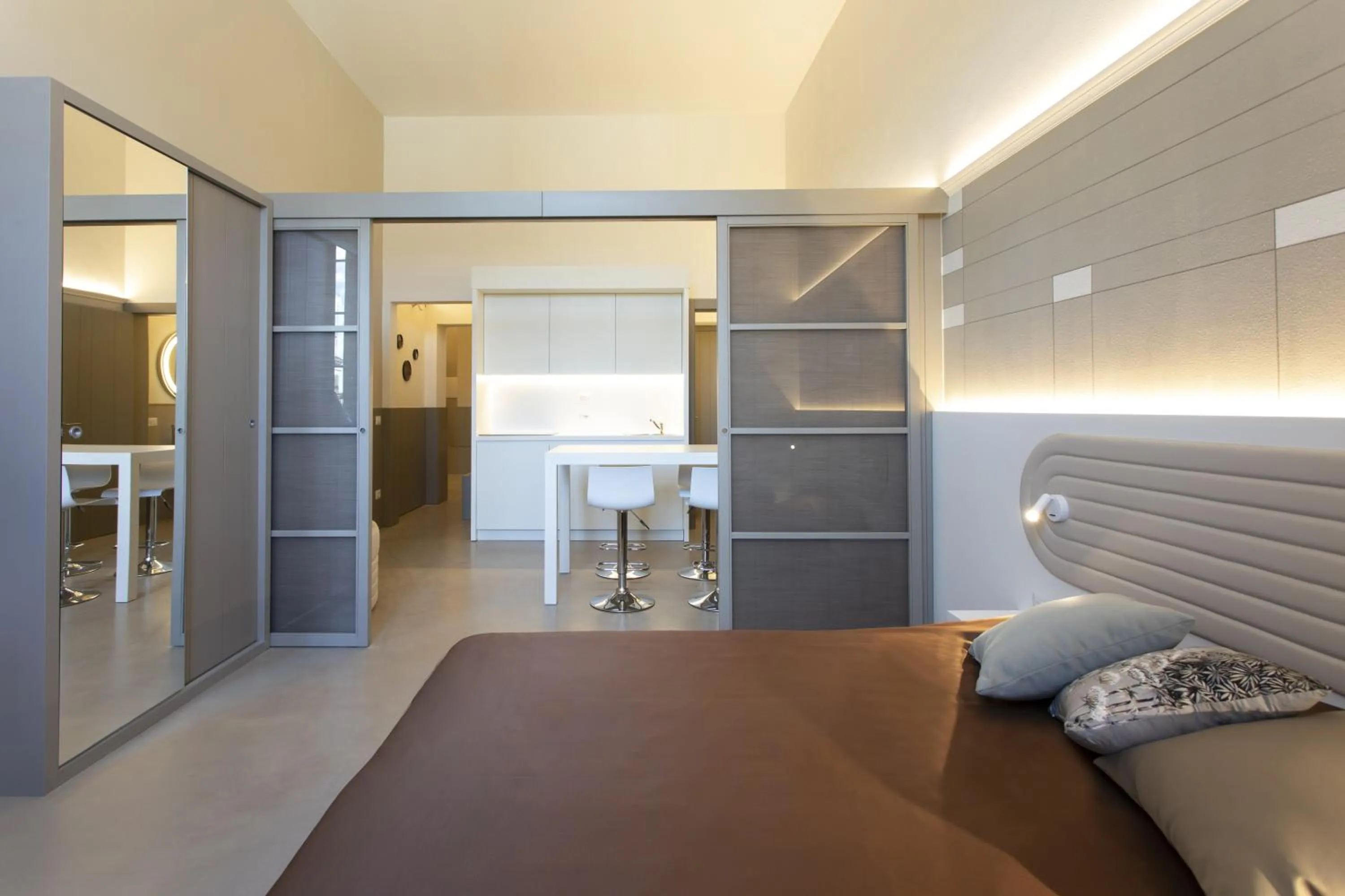 Kitchen or kitchenette, Bed in Palazzo dei Ciompi Suites