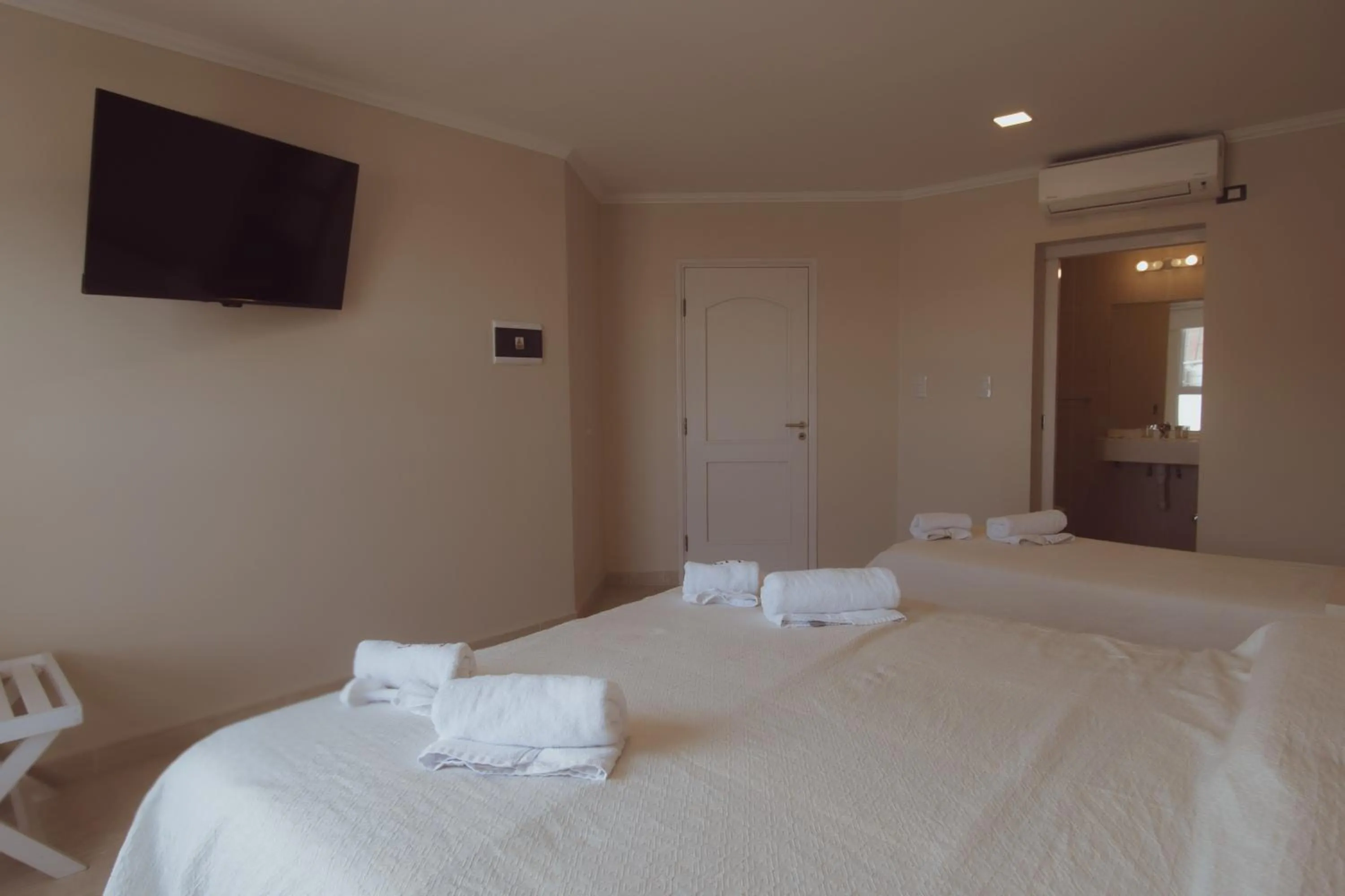 TV and multimedia, Bed in Hotel Tonight