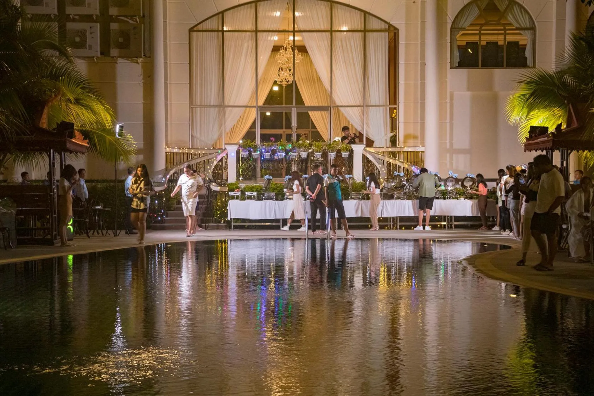 Food in Sea Breeze Hotel & Villa