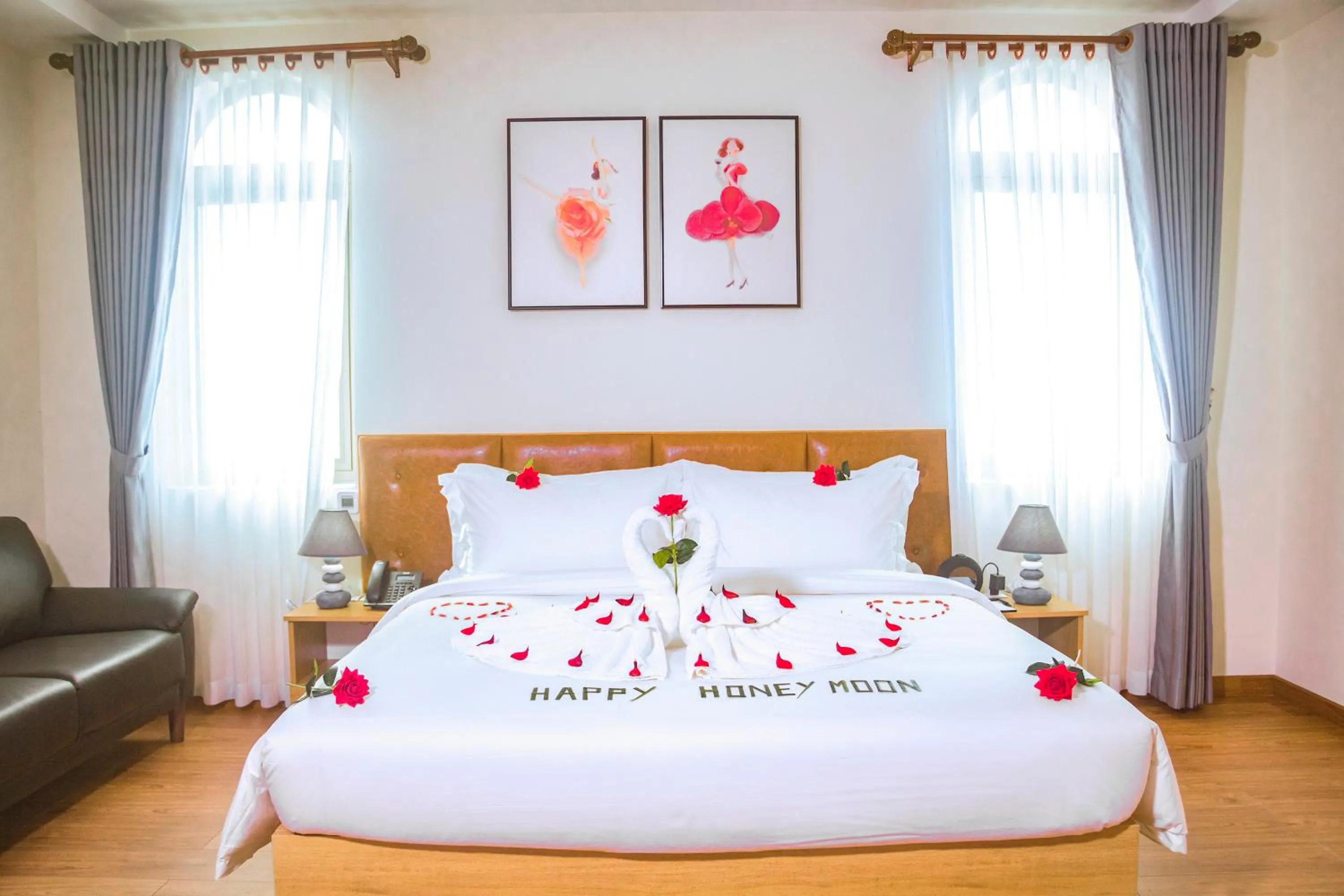 Guests, Bed in Sea Breeze Hotel & Villa