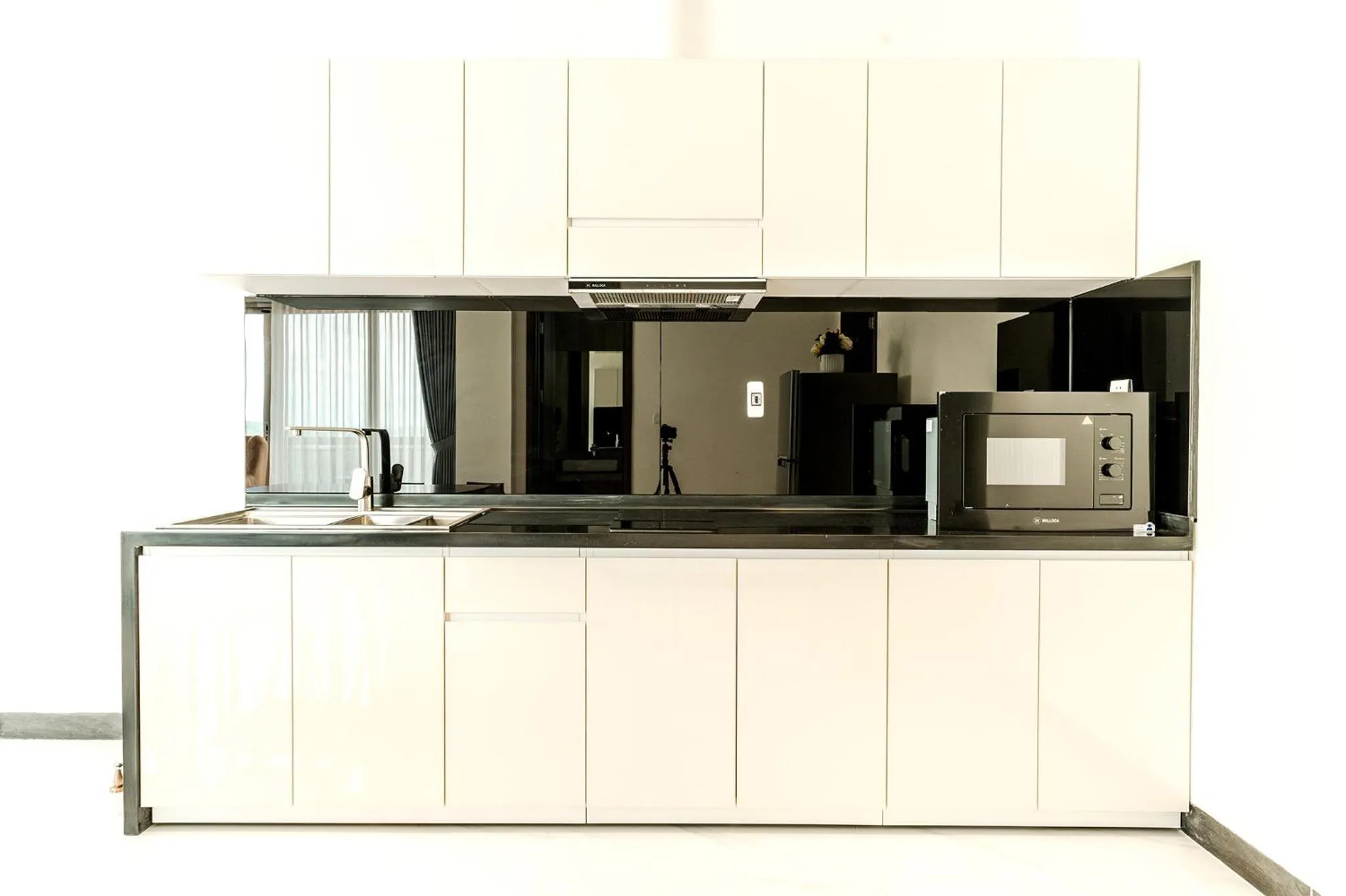 kitchen in Sea Breeze Hotel & Villa