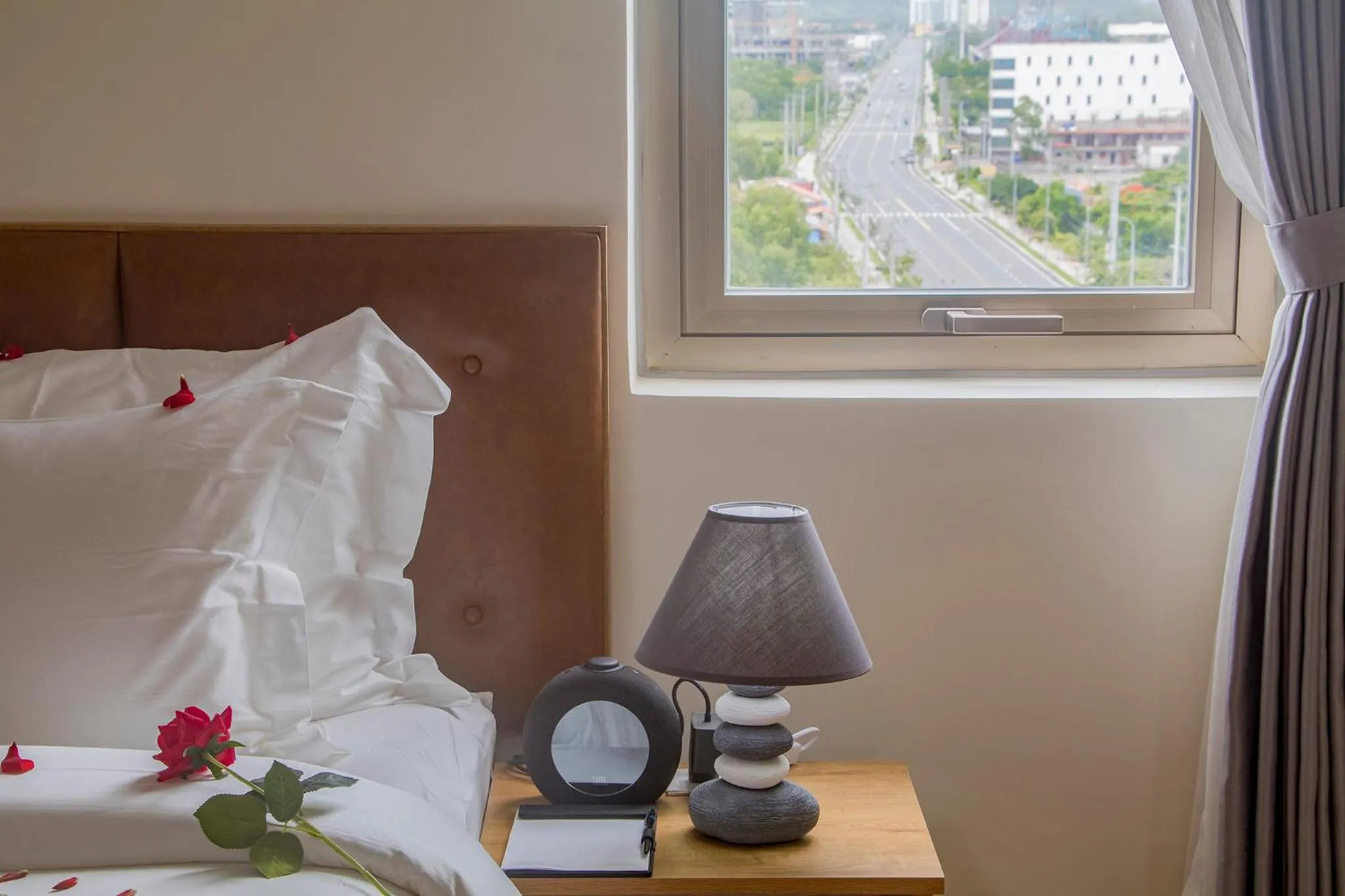 Bedroom, Bed in Sea Breeze Hotel & Villa