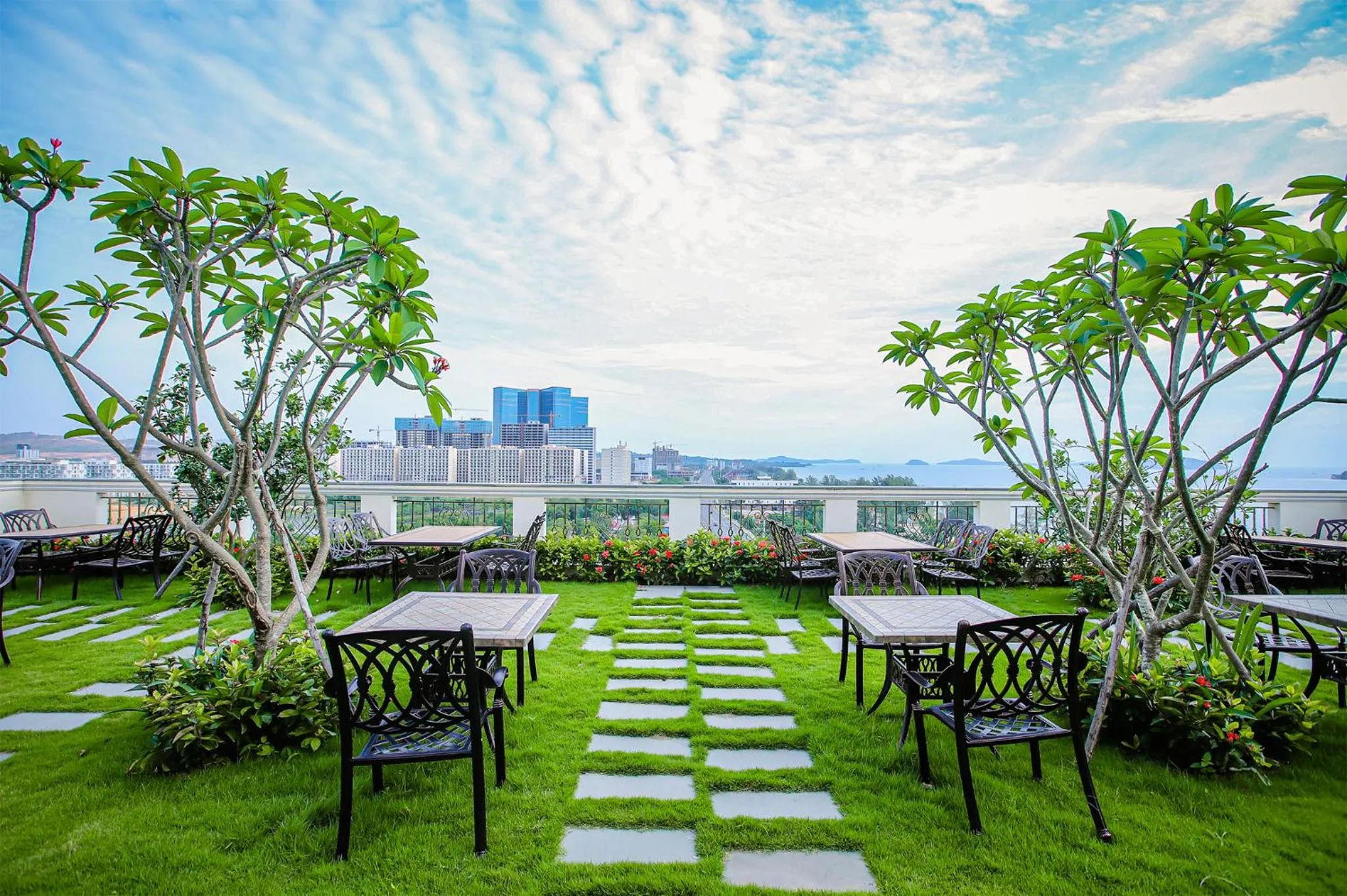 Property building in Sea Breeze Hotel & Villa