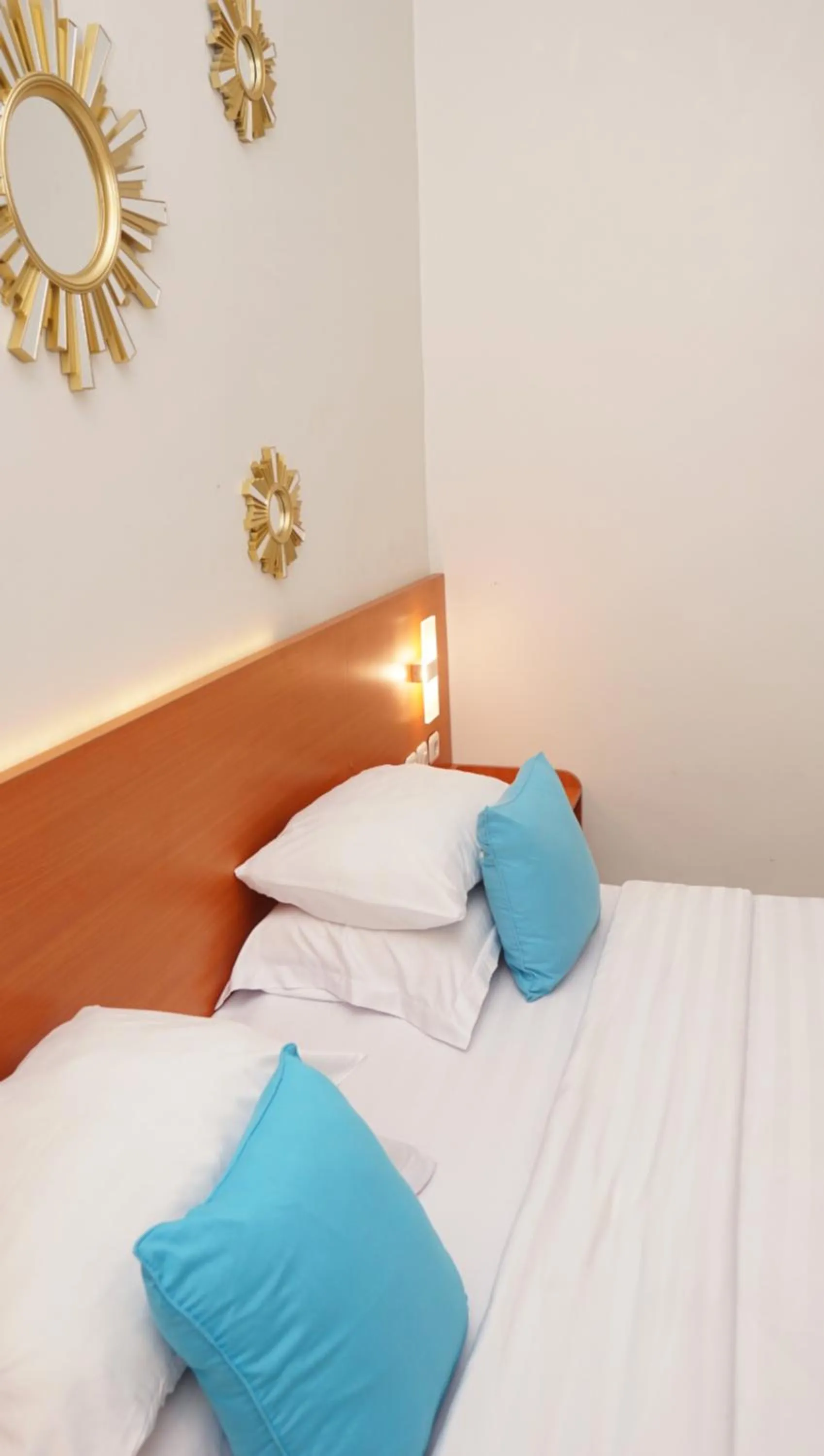 Bed in Jazz Room Kampung Inggris Syariah