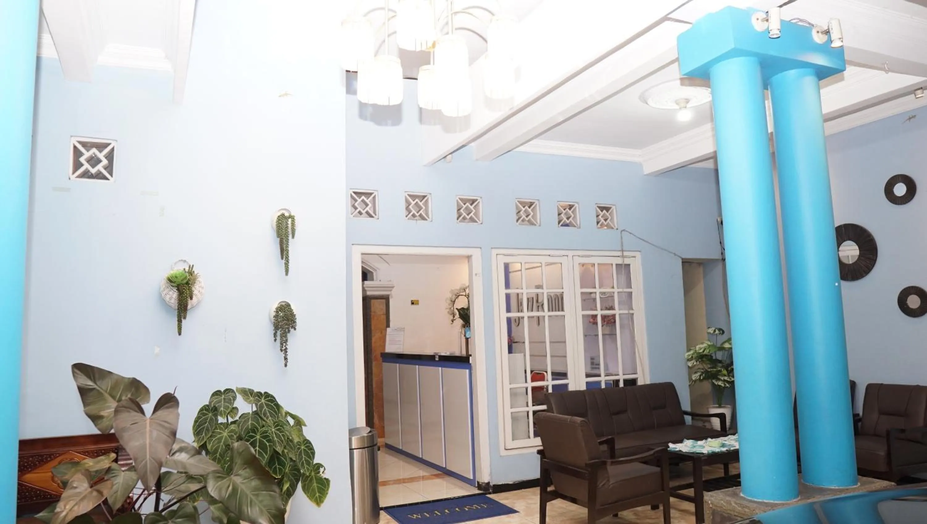 Seating area in Jazz Room Kampung Inggris Syariah