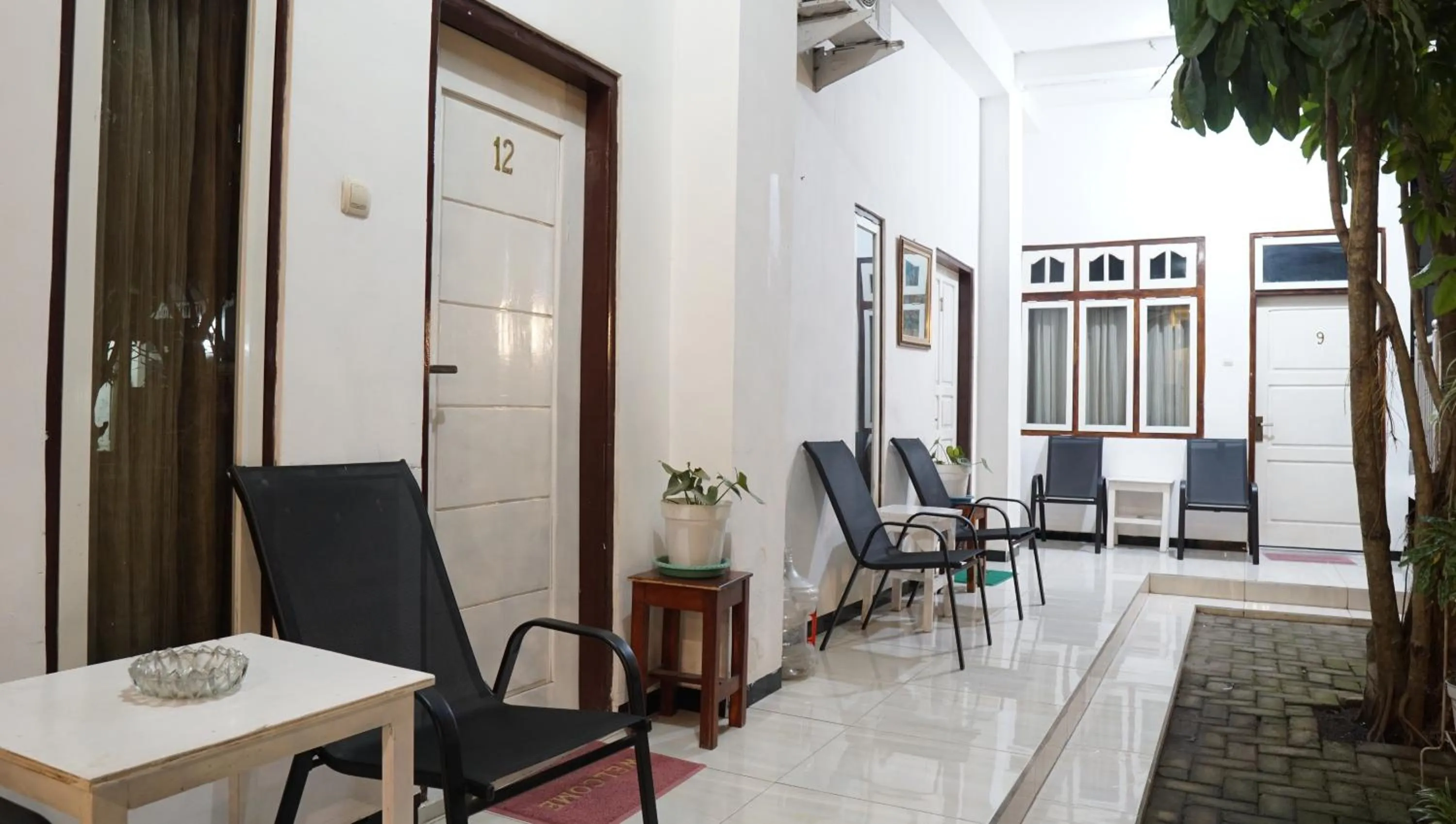 Balcony/Terrace in Jazz Room Kampung Inggris Syariah