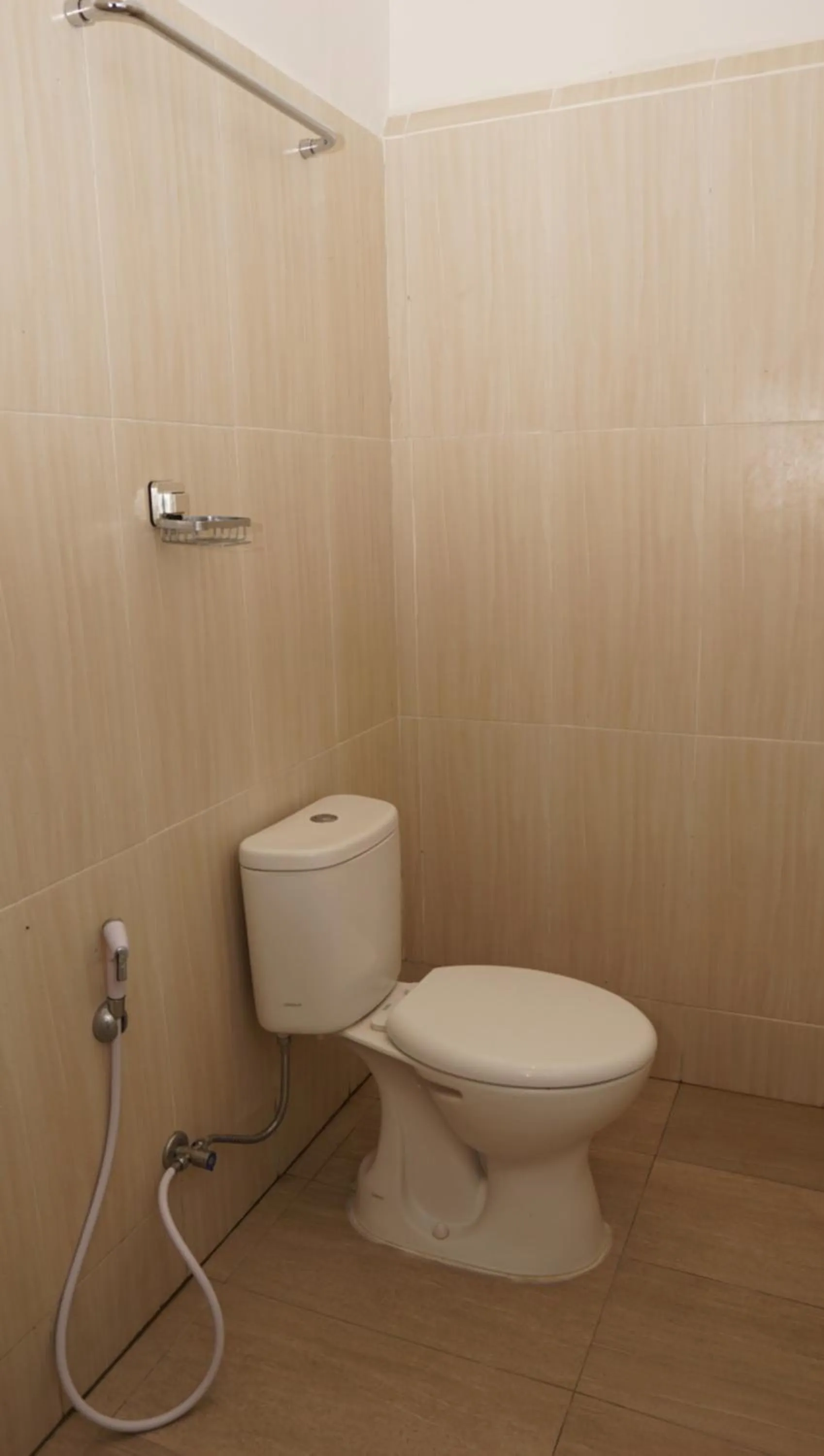 Toilet in Jazz Room Kampung Inggris Syariah