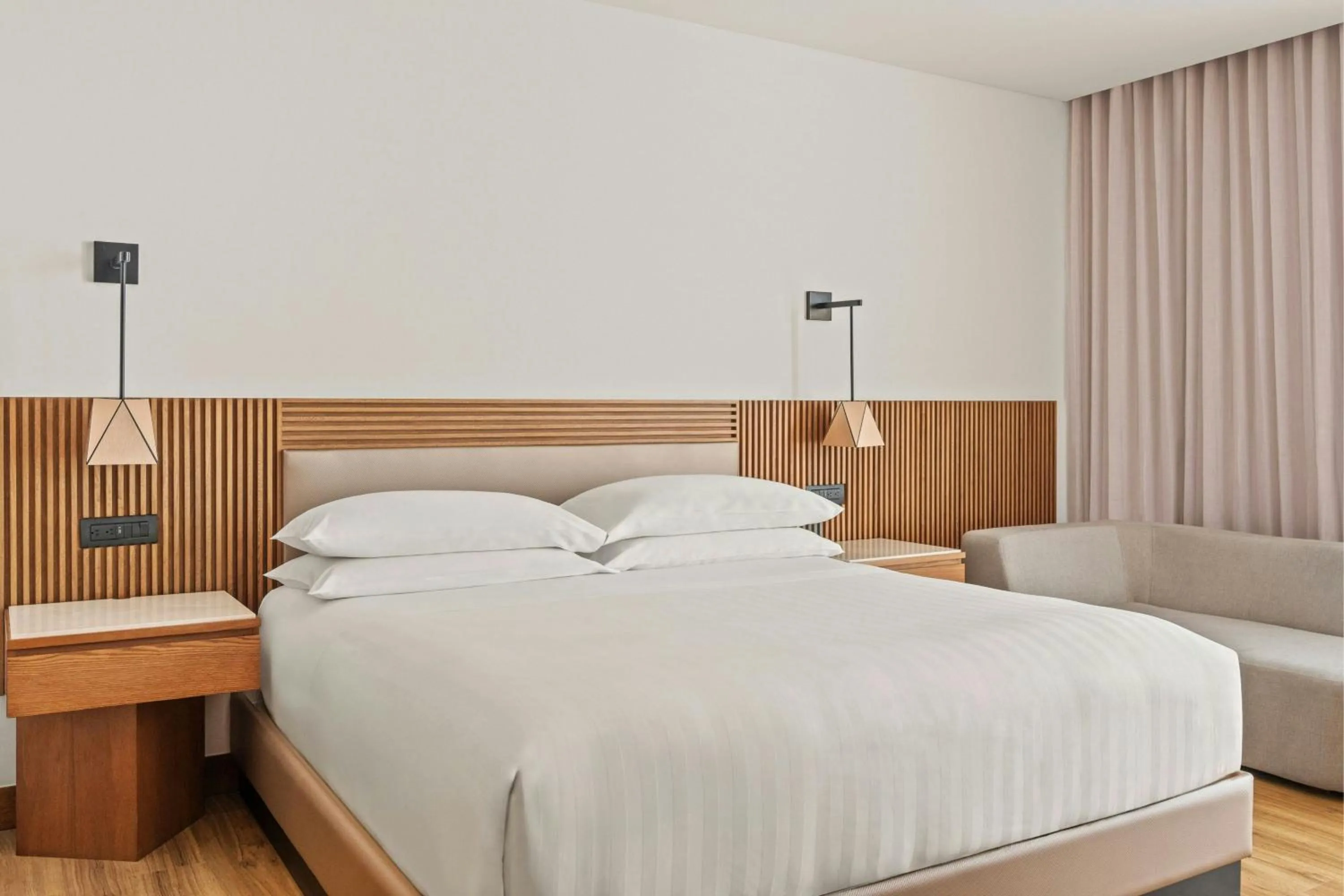 Bedroom, Bed in Barranquilla Marriott Hotel