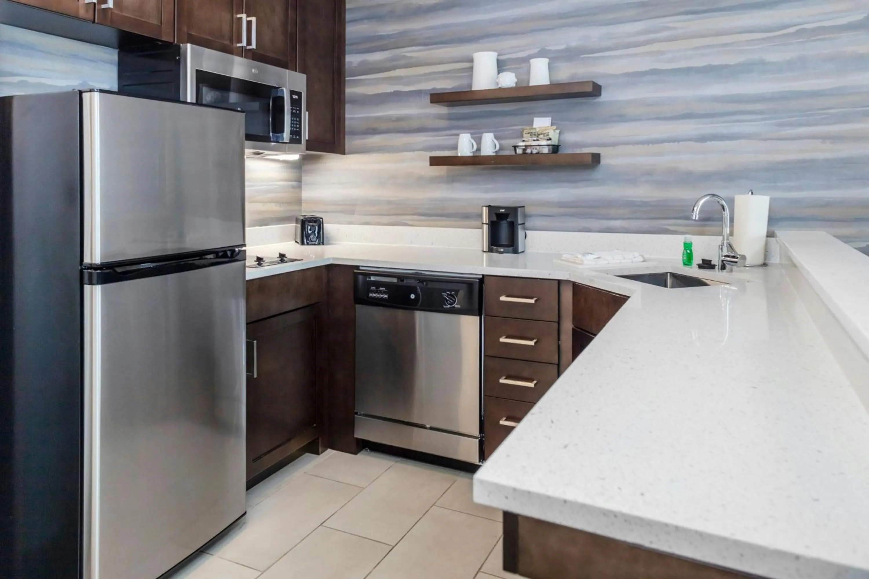 Kitchen or kitchenette in Residence Inn by Marriott Detroit Sterling Heights