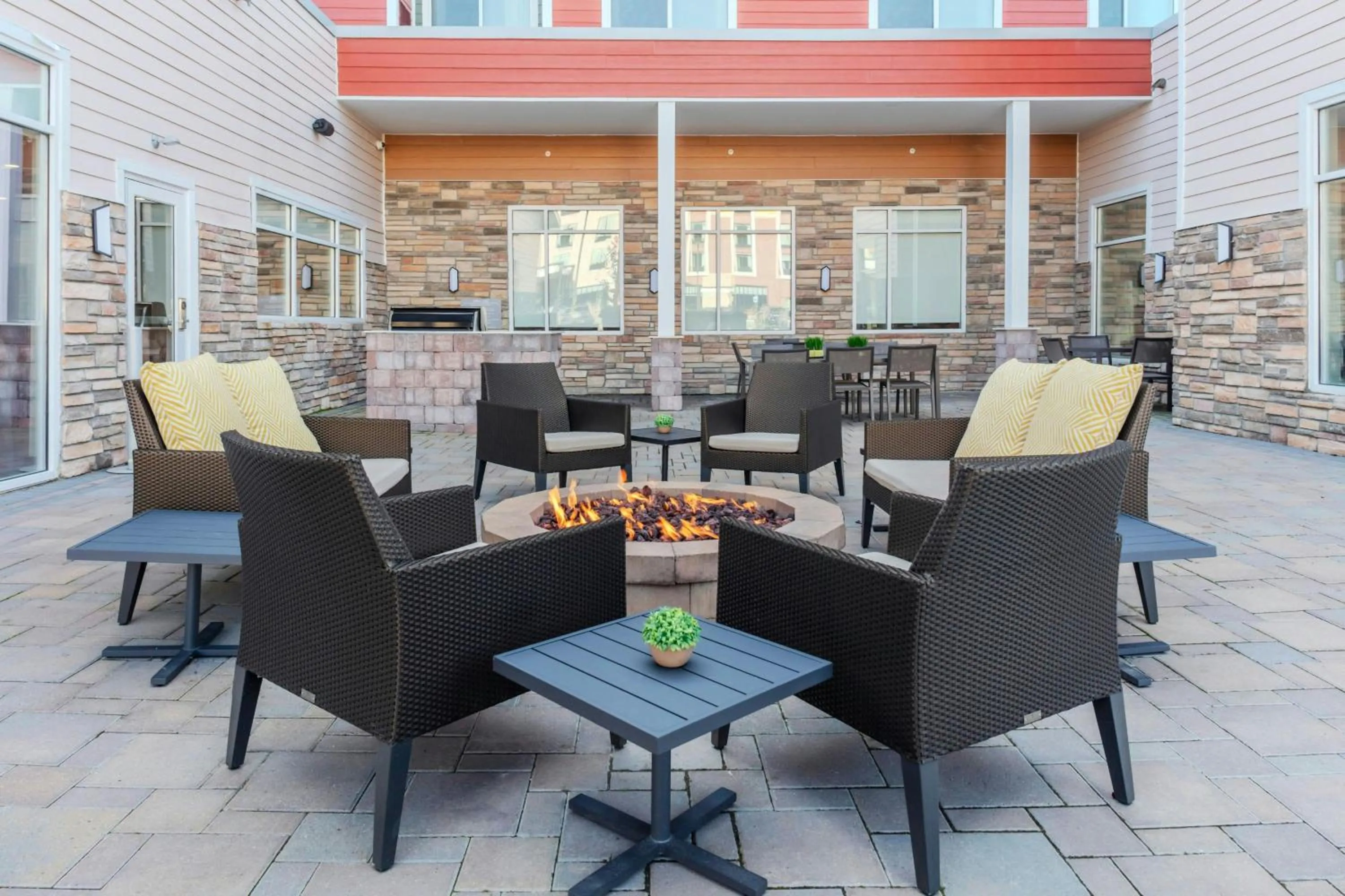 Lounge or bar in Residence Inn by Marriott Detroit Sterling Heights