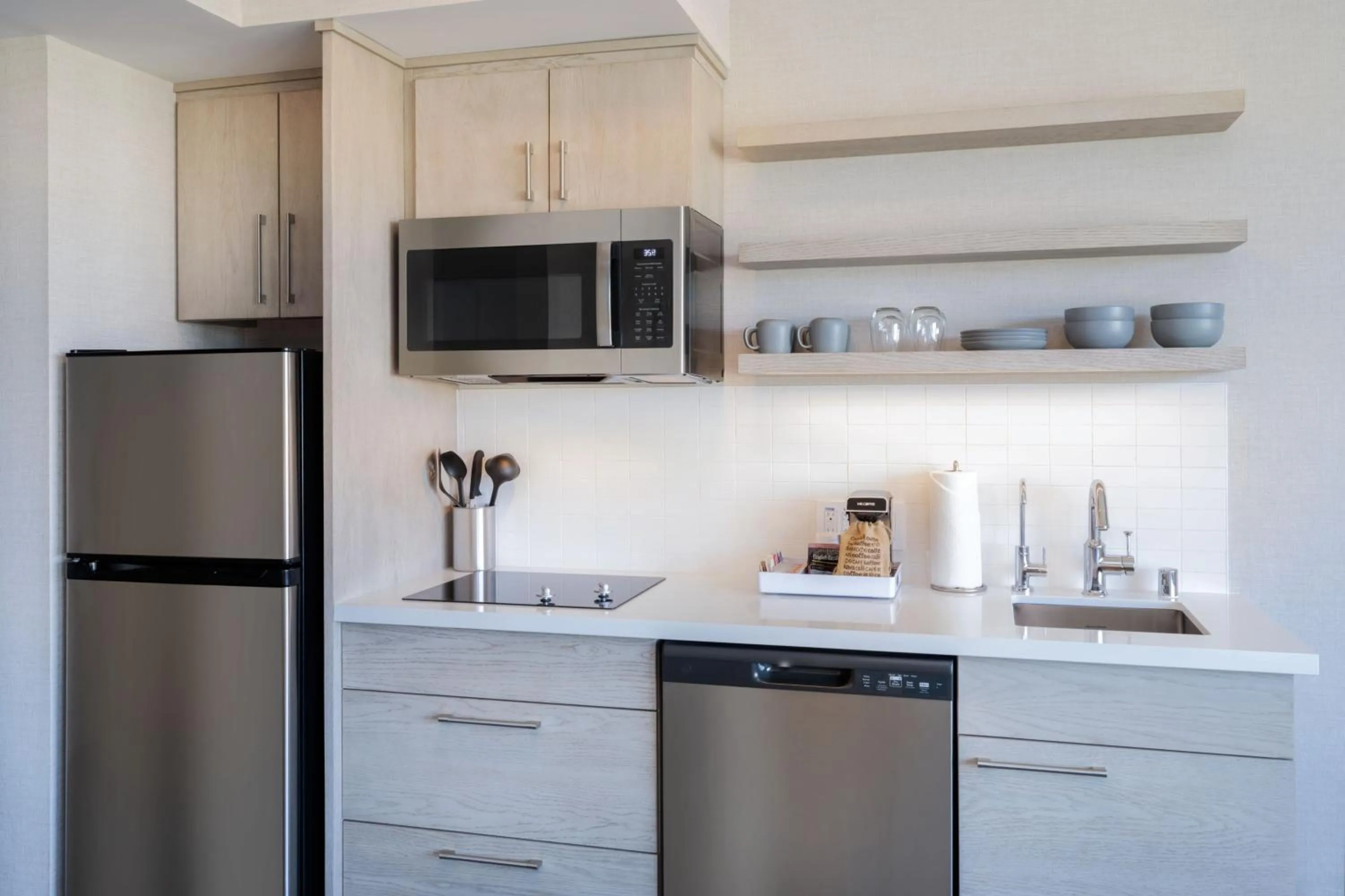 Kitchen or kitchenette in Element San Jose Airport