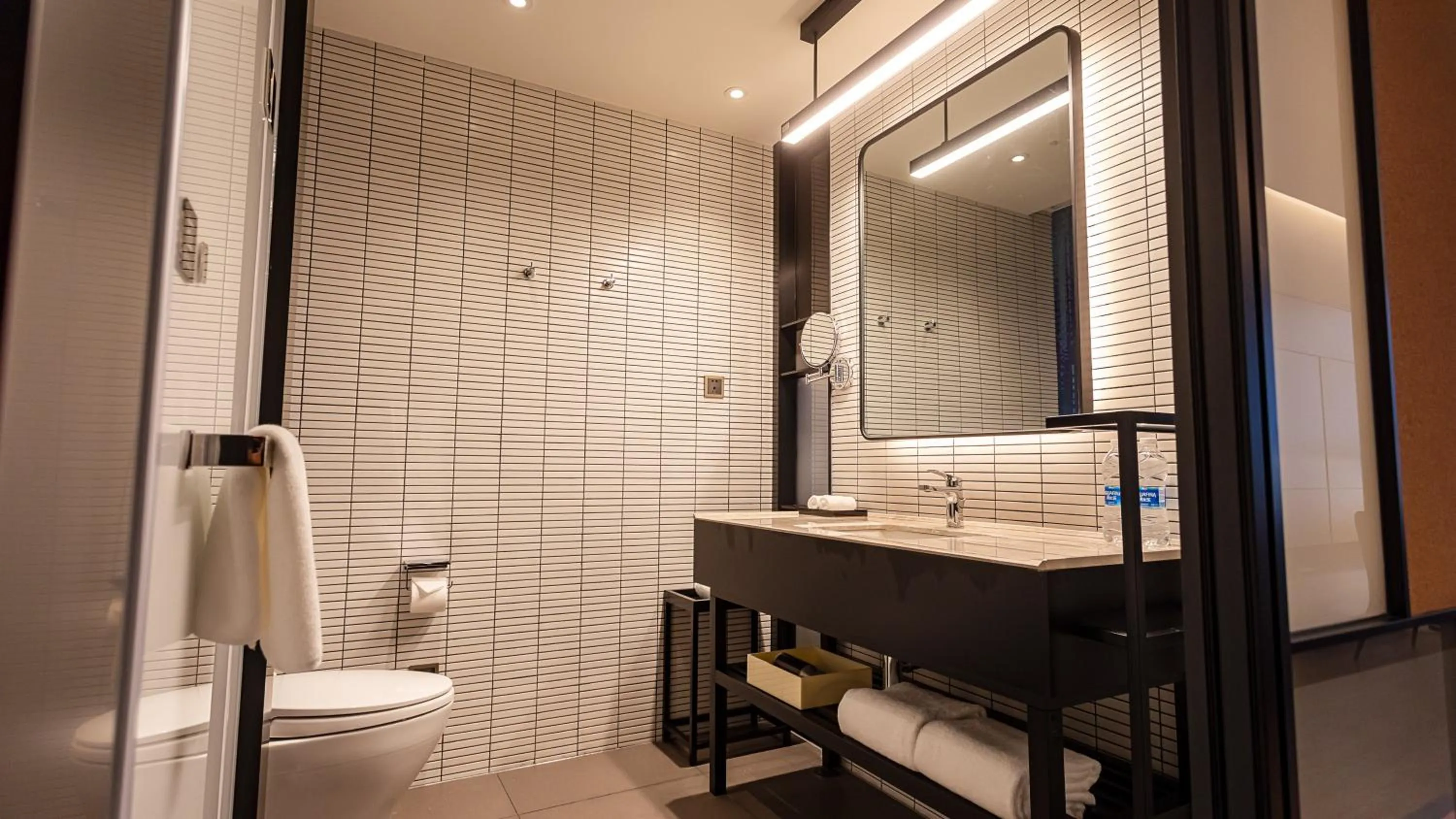 Bathroom in Aloft Shijiazhuang