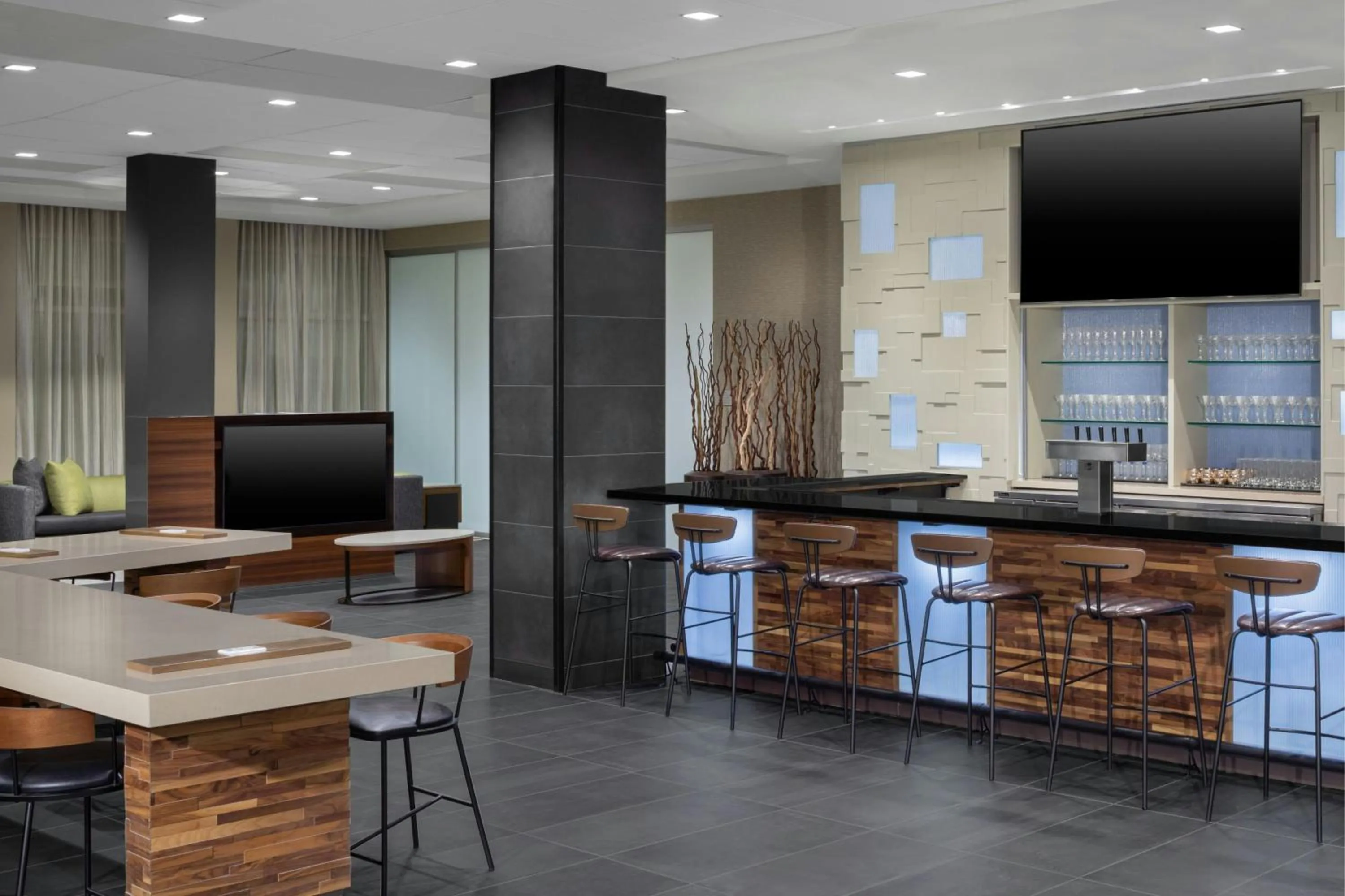 Restaurant/places to eat in Courtyard By Marriott Titusville Kennedy Space Center