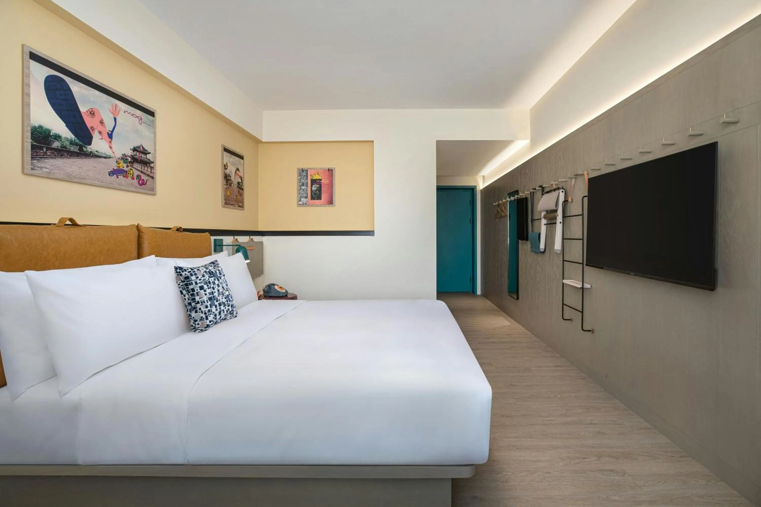 Photo of the whole room, Bed in Moxy Xi'an Beilin