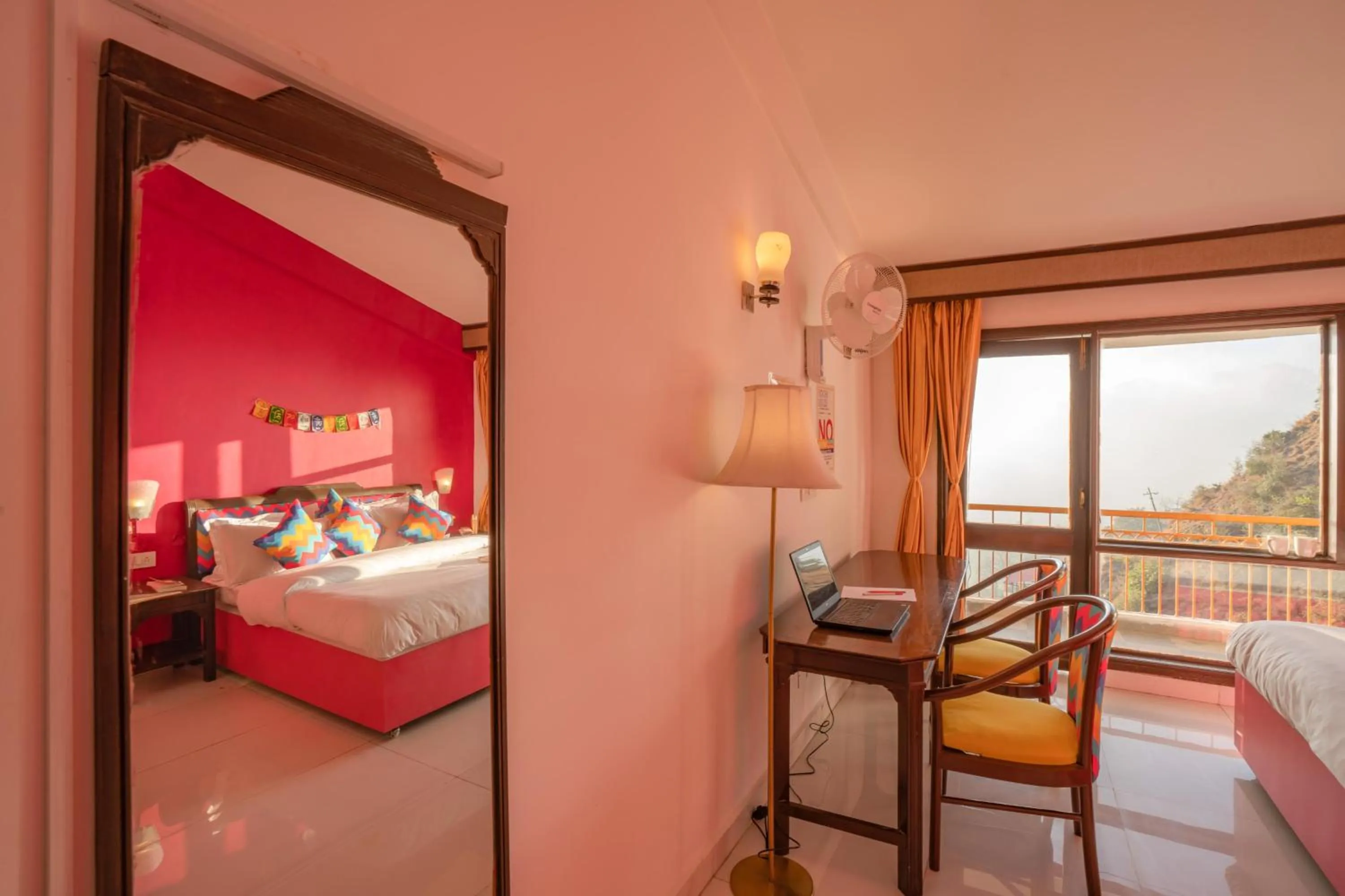 Bed in goSTOPS Mussoorie, Picture Palace